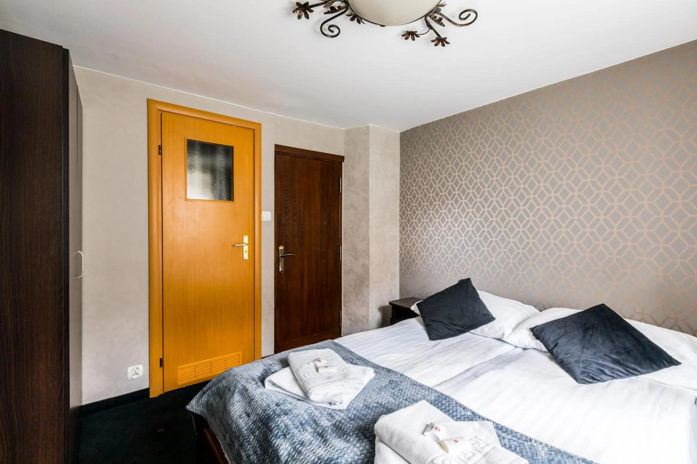 Photo of the whole room, Bed in Willa Biały Domek - 600m Krupówki