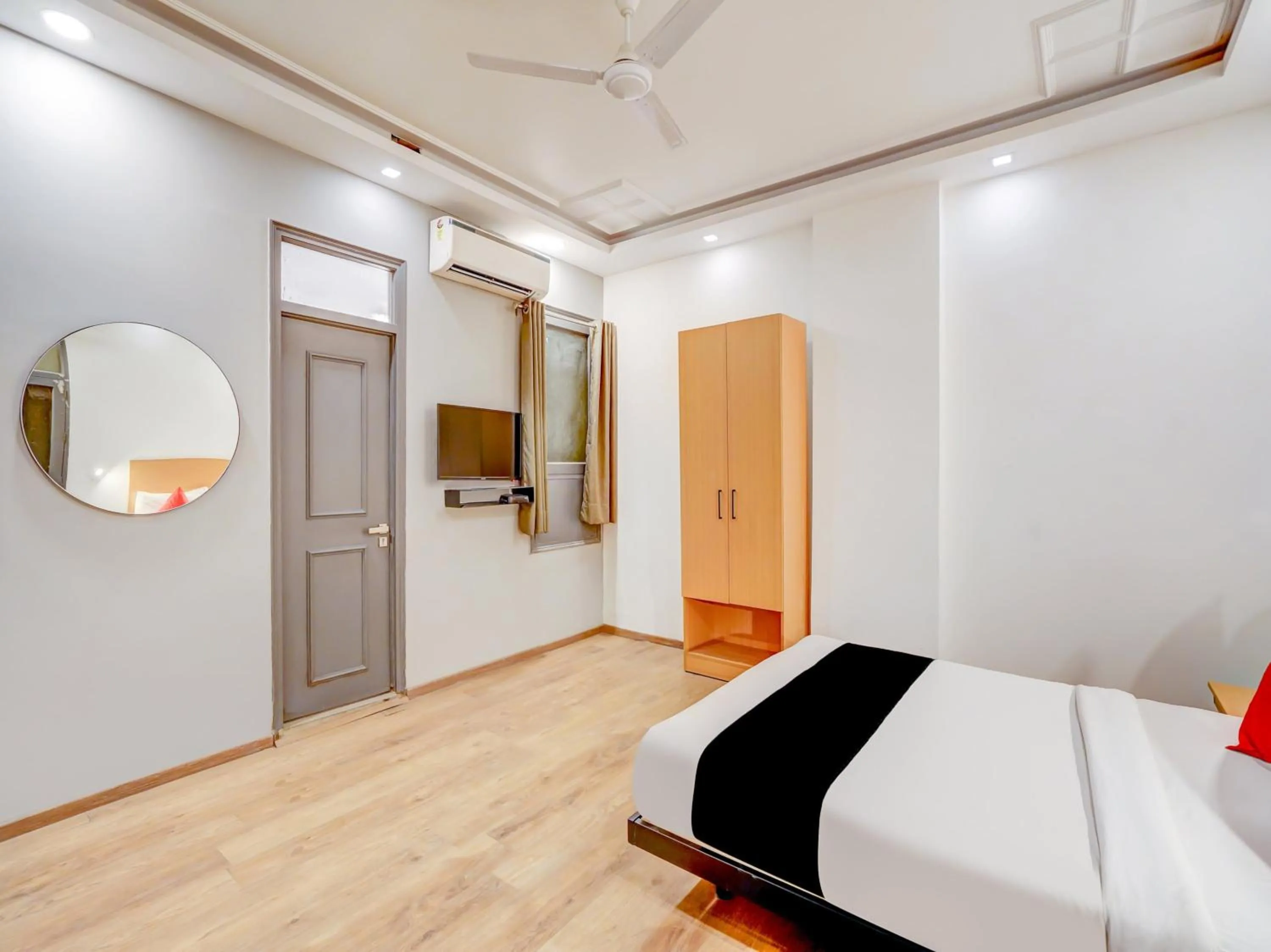 Bedroom, Bed in Super Capital O Jp Tower