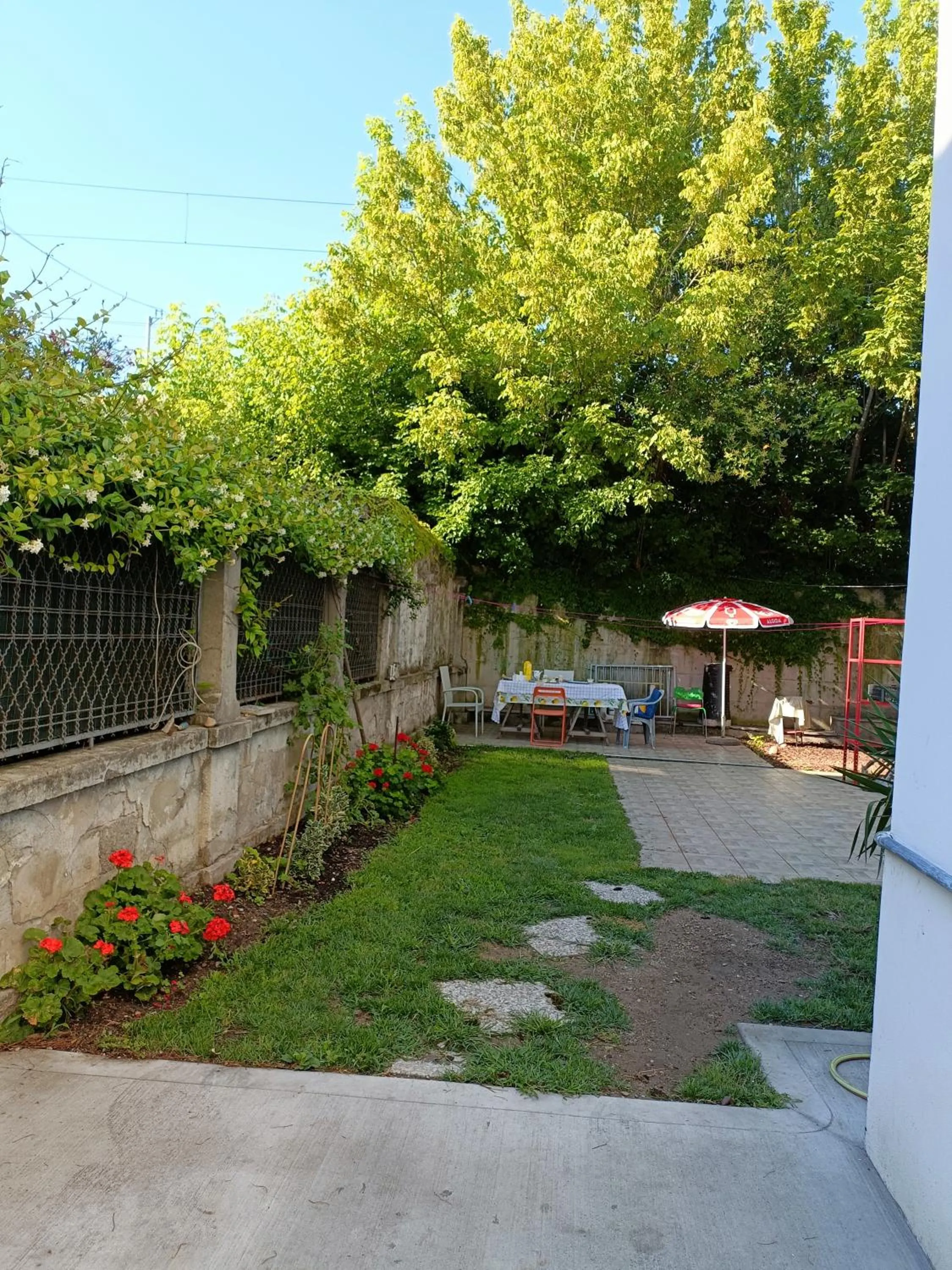 Breakfast, Garden in B&B Mavipagi