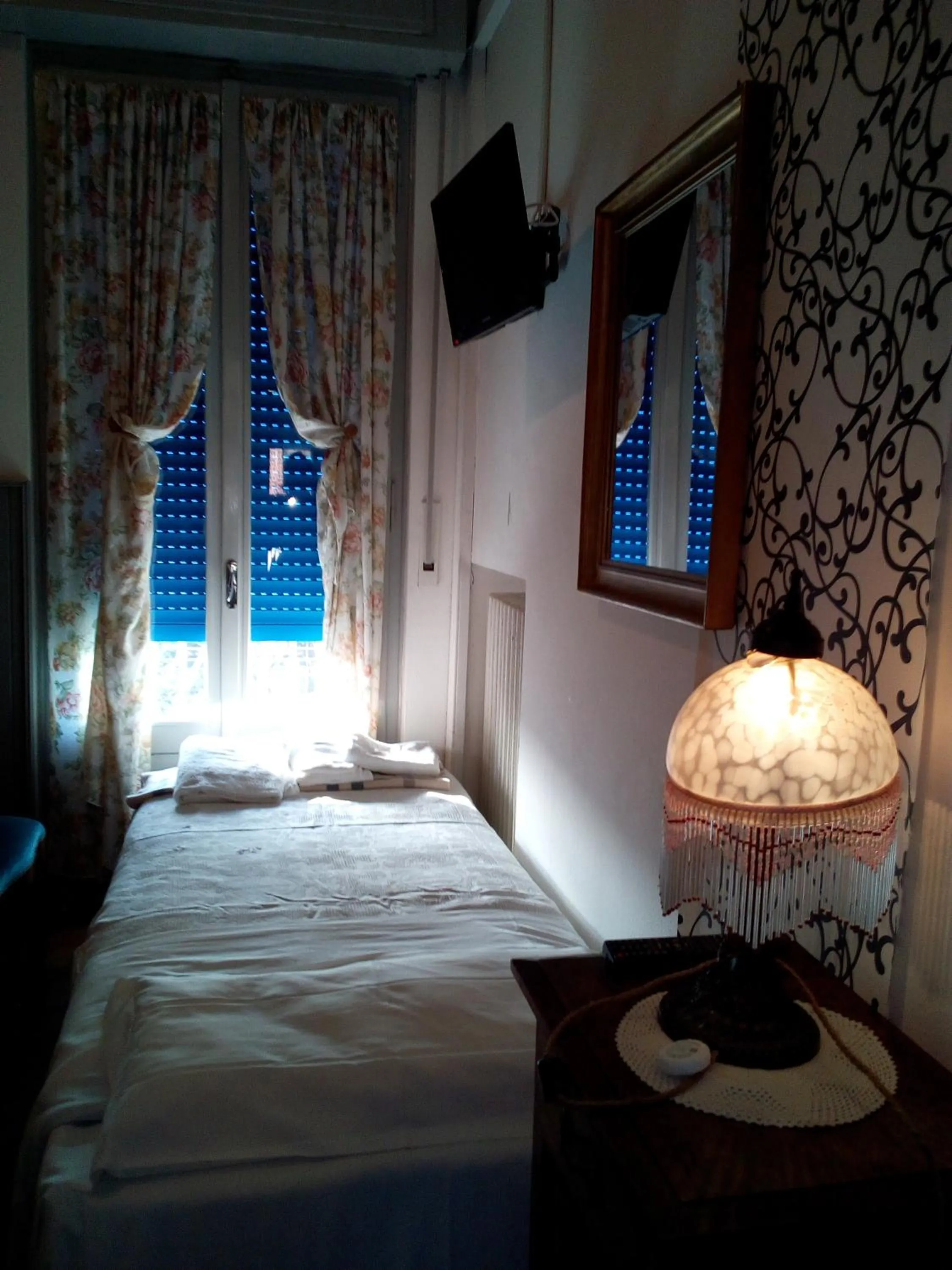 Inner courtyard view in B&B Mavipagi