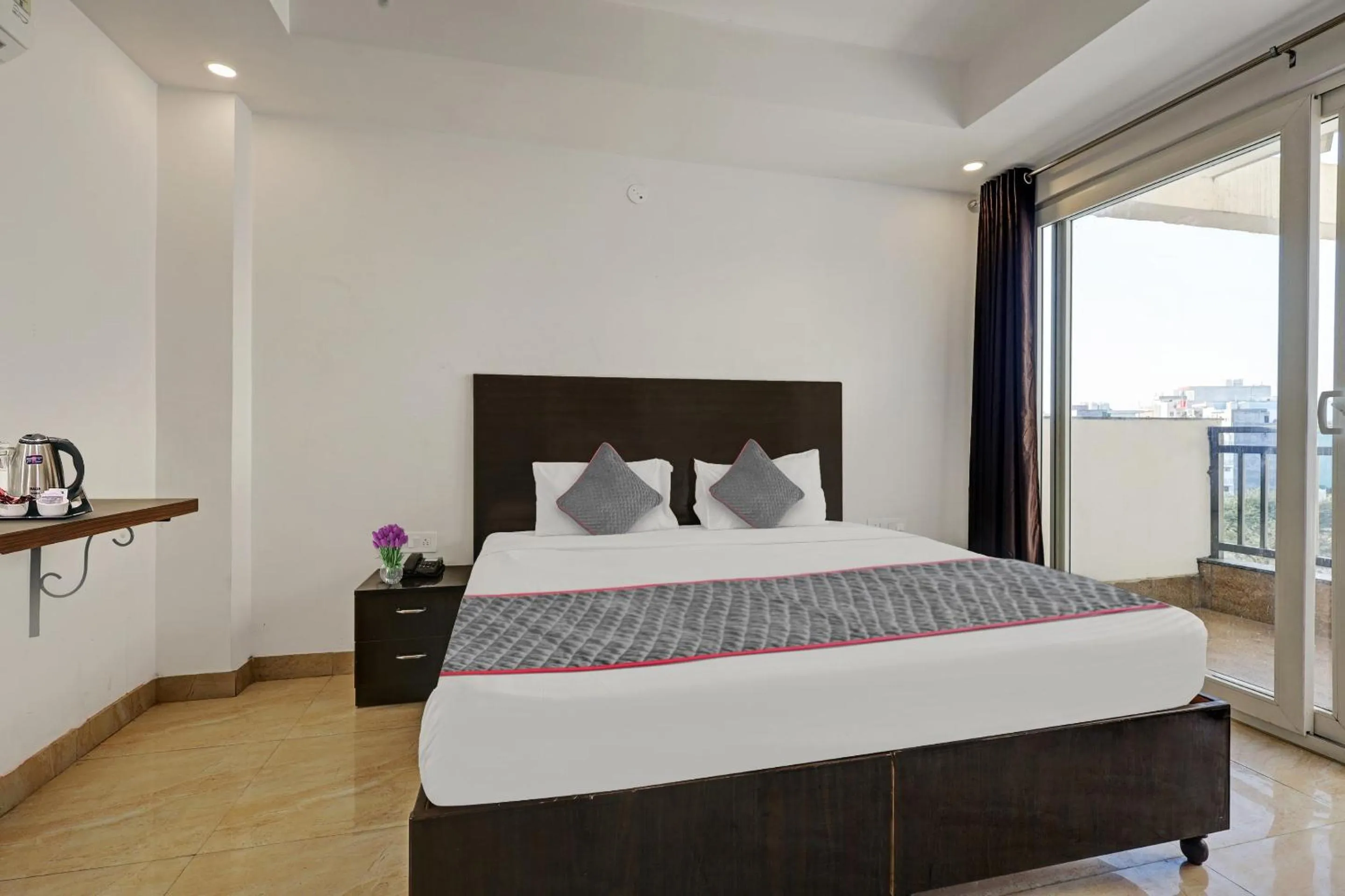 Bedroom, Bed in Super Townhouse Tipsyy Near Bestech Central Square Mall
