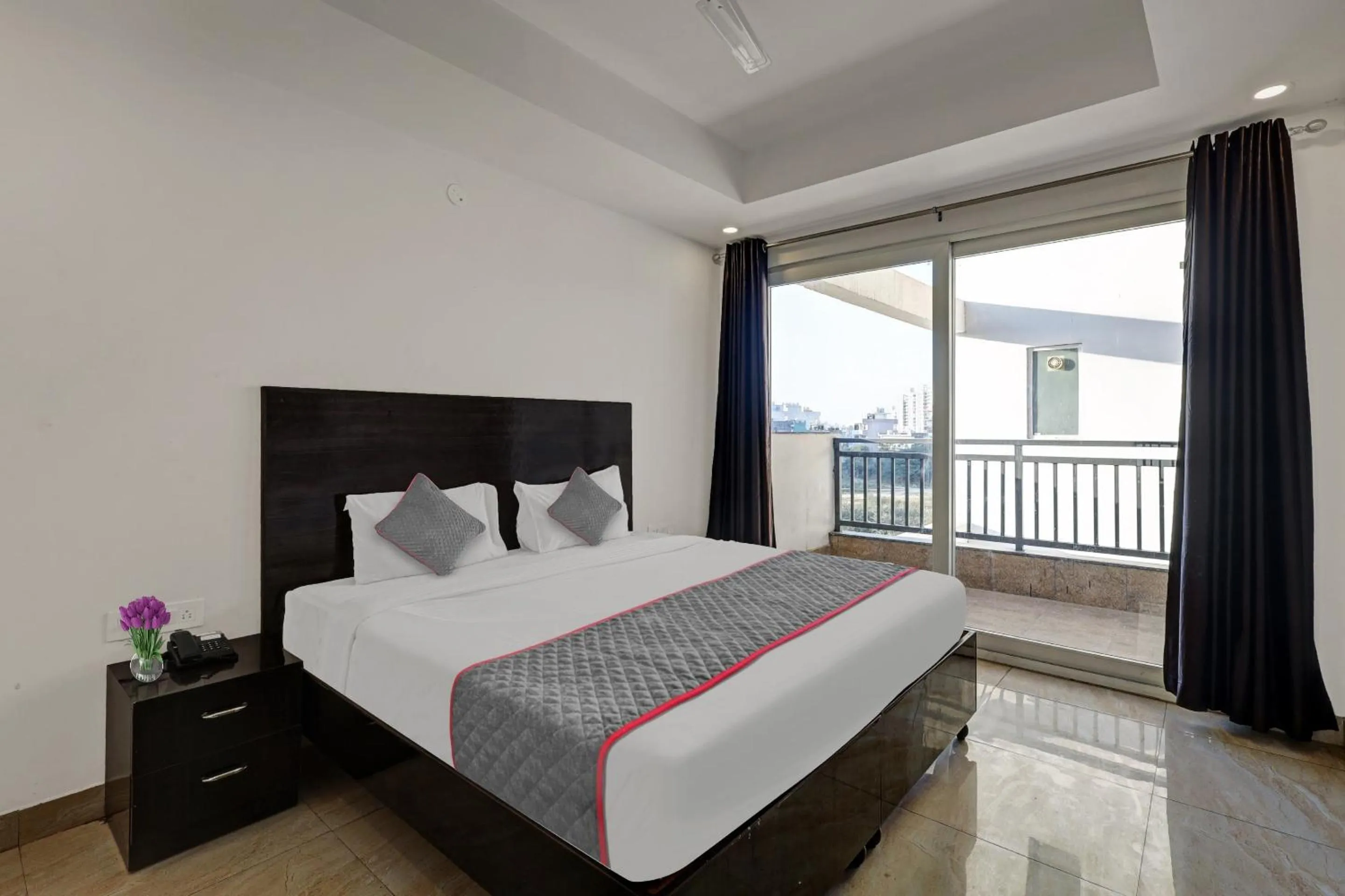 Bedroom, Bed in Super Townhouse Tipsyy Near Bestech Central Square Mall