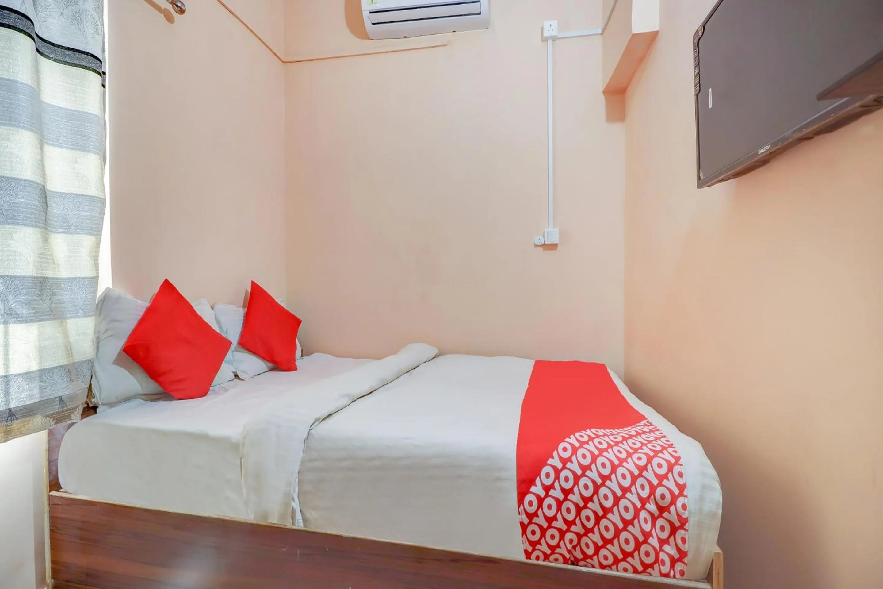 Bedroom, Bed in Hotel O by OYO Sidhu Kanhu & Banquet