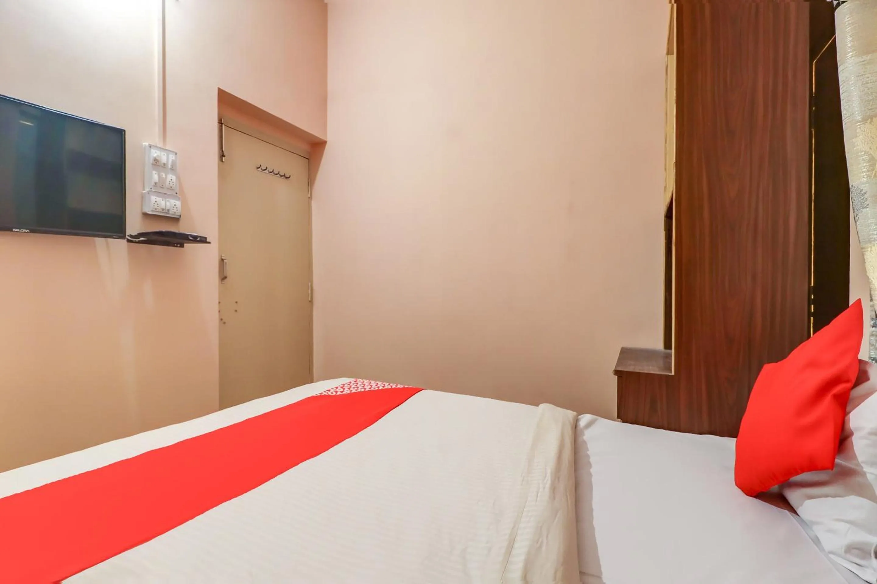 Bedroom, Bed in Hotel O by OYO Sidhu Kanhu & Banquet