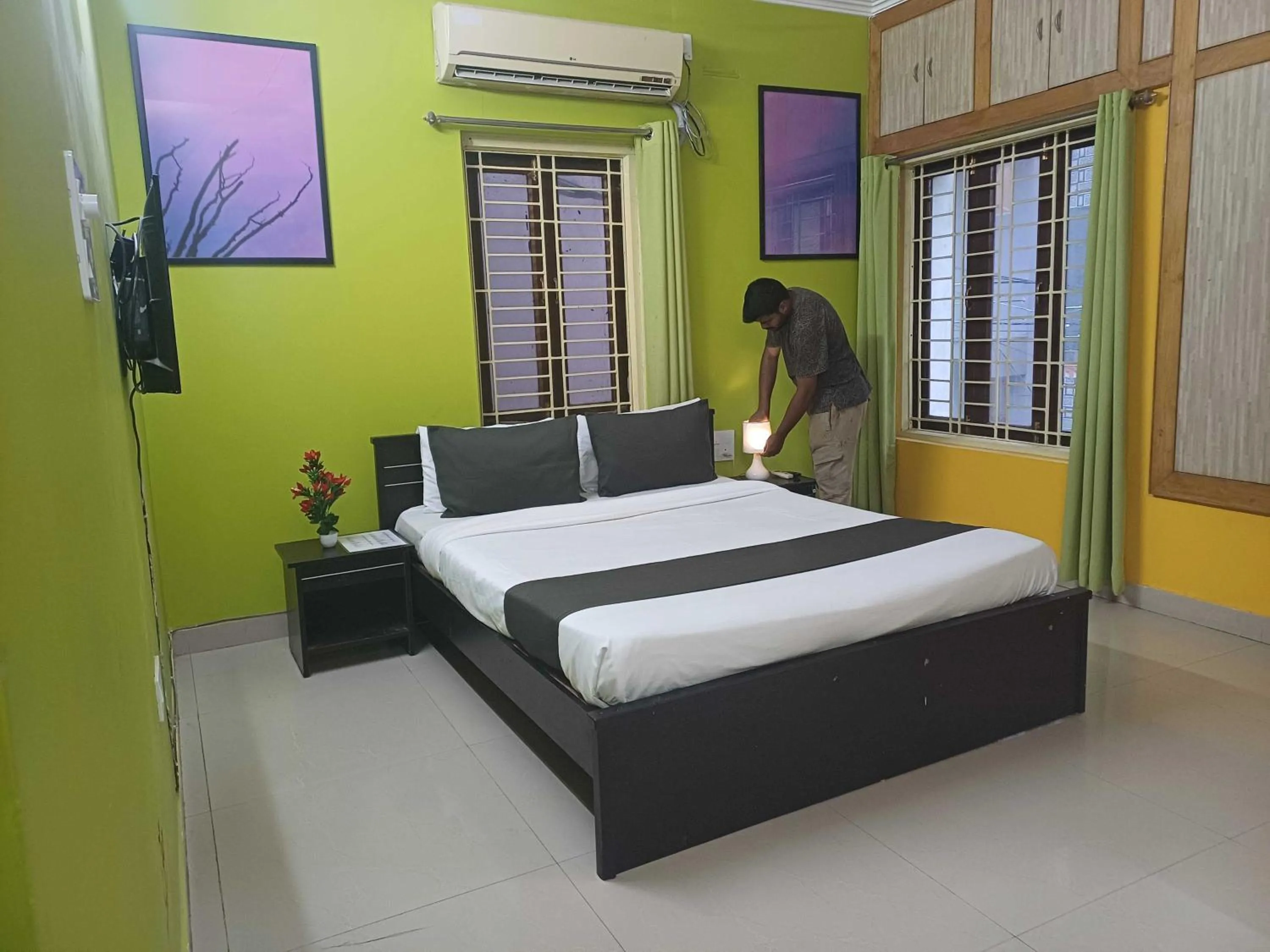 Bedroom in Hotel O DREAM INN