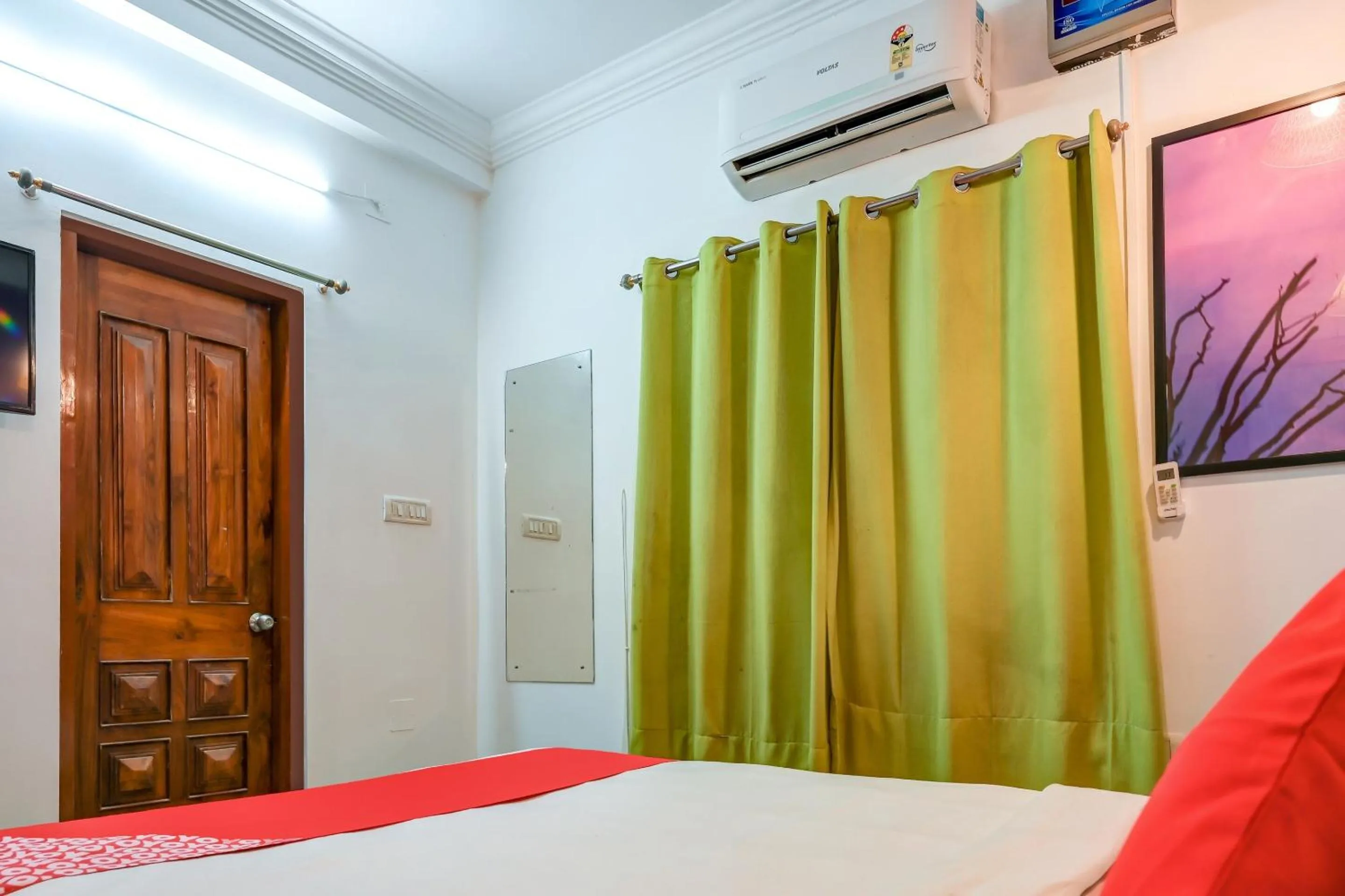 Bedroom in Hotel O DREAM INN