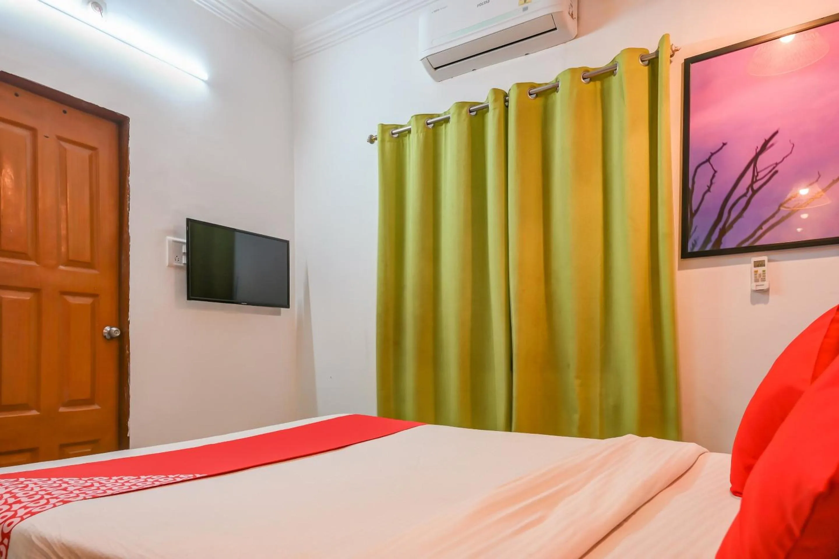 Bedroom in Hotel O DREAM INN