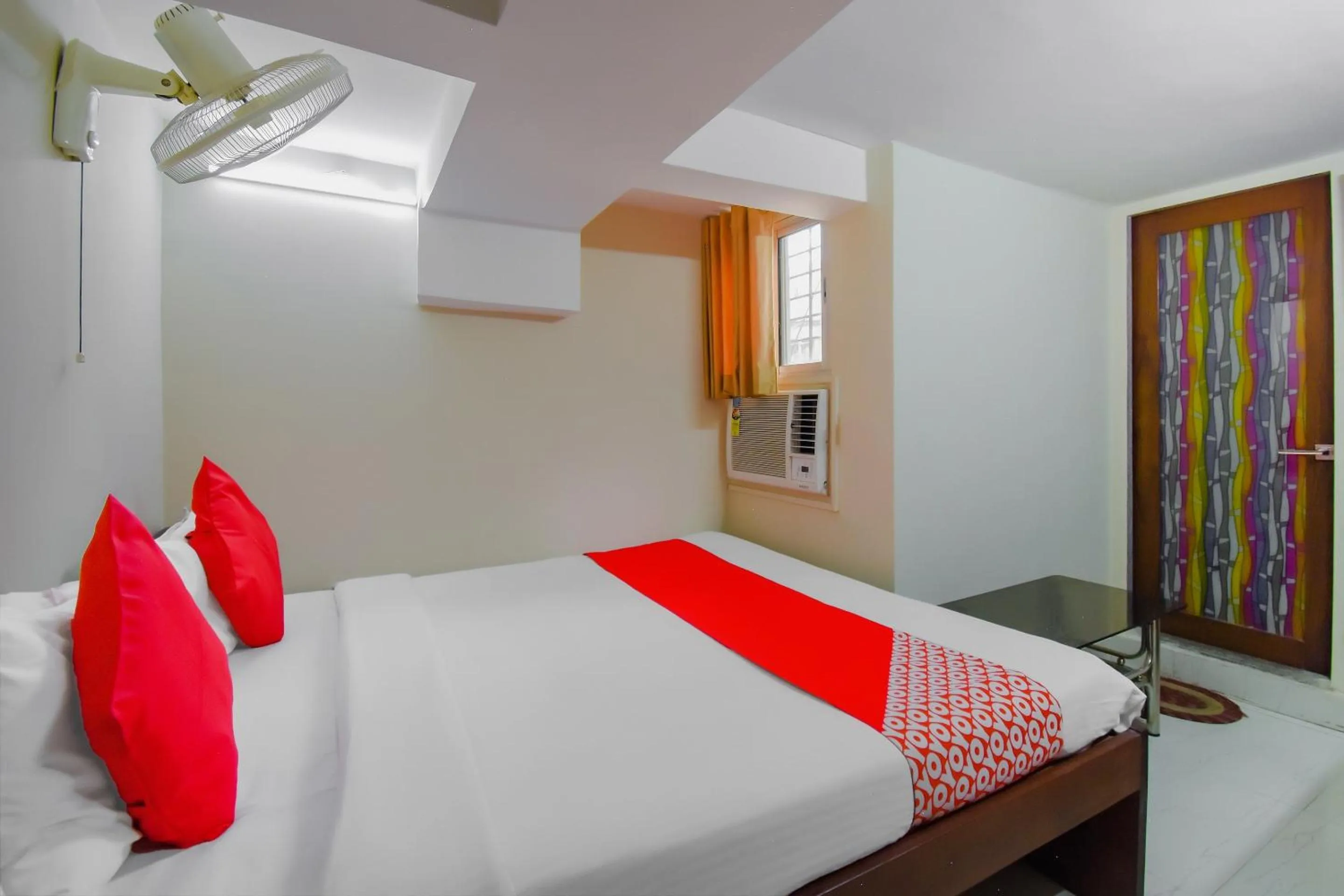 Bedroom in Hotel O Lindsay Inn Guest House