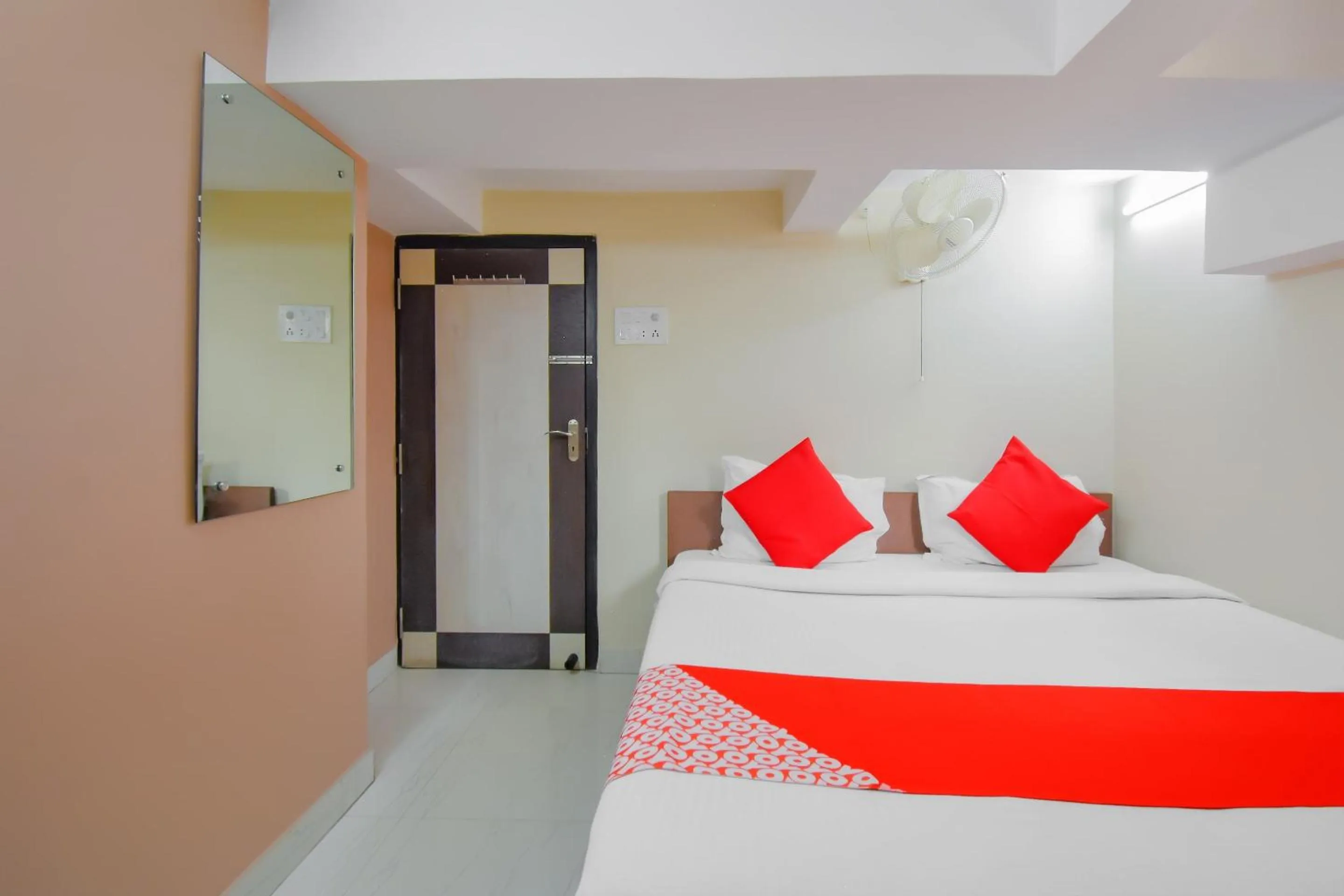 Bedroom in Hotel O Lindsay Inn Guest House