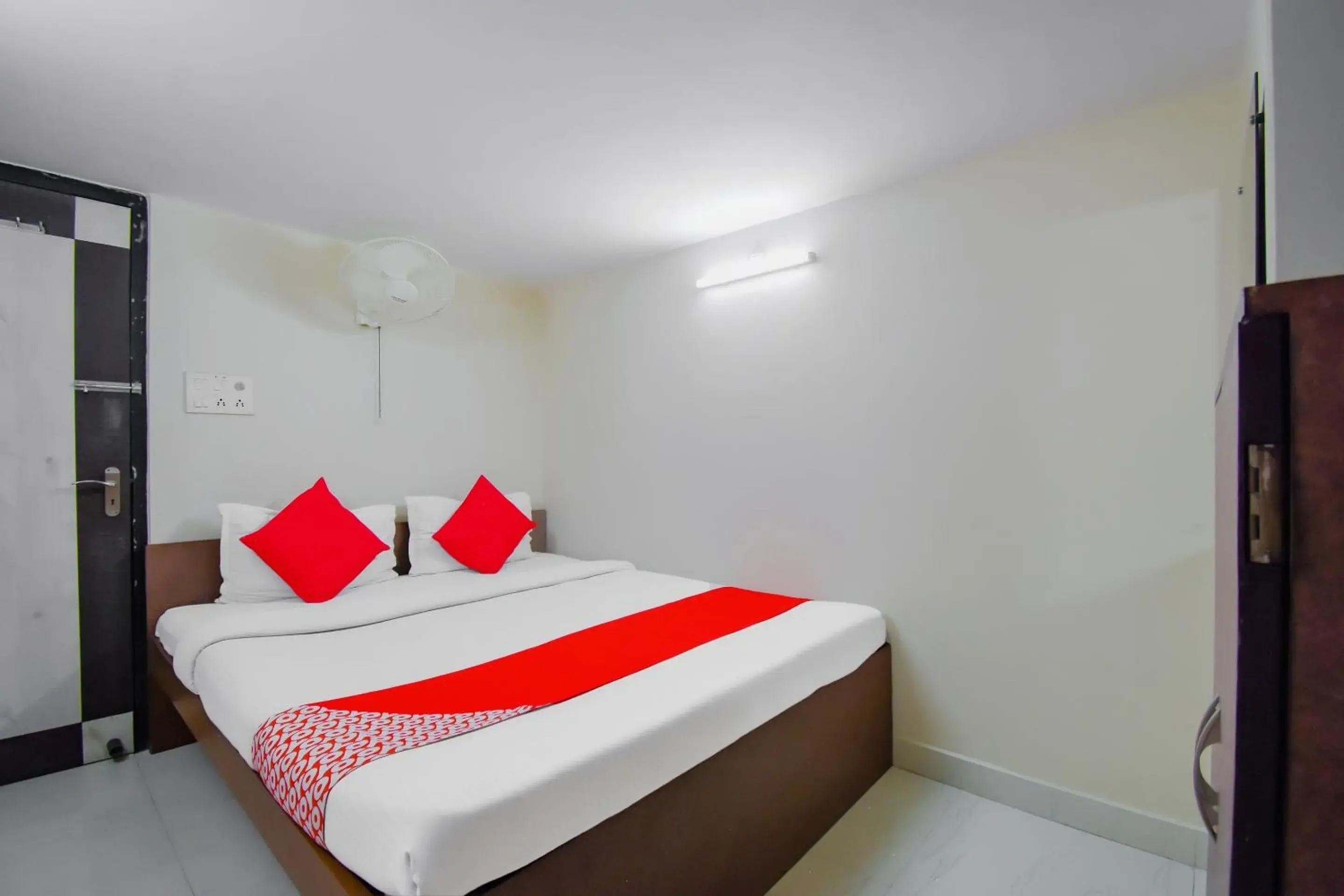 Standard Double Room - single occupancy in Hotel O Lindsay Inn Guest House Standard Double Room - single occupancy in Hotel O Lindsay Inn Guest House