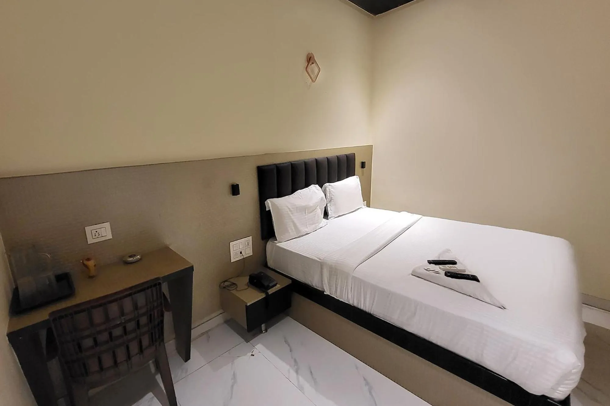 Bed in FabHotel Prime Land - Nr BKC