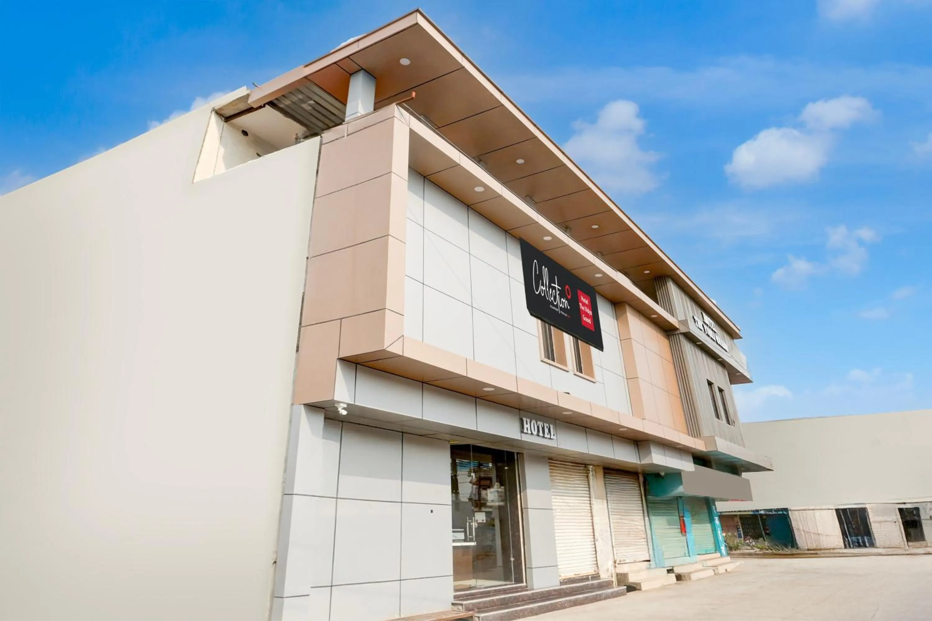 Facade/entrance in Super Collection O The Vidya Grand