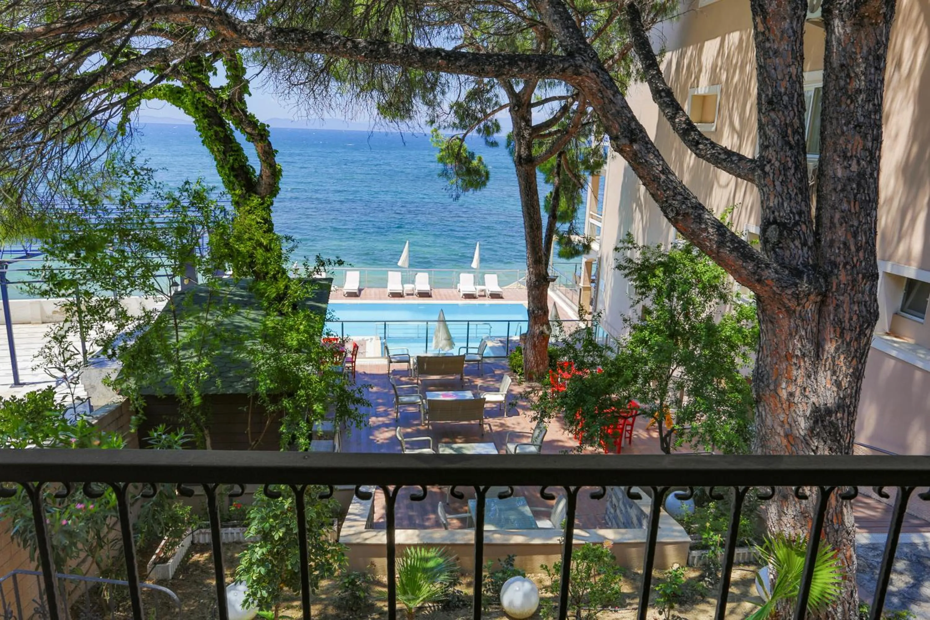 Pool view in Melis Hotel Kusadasi
