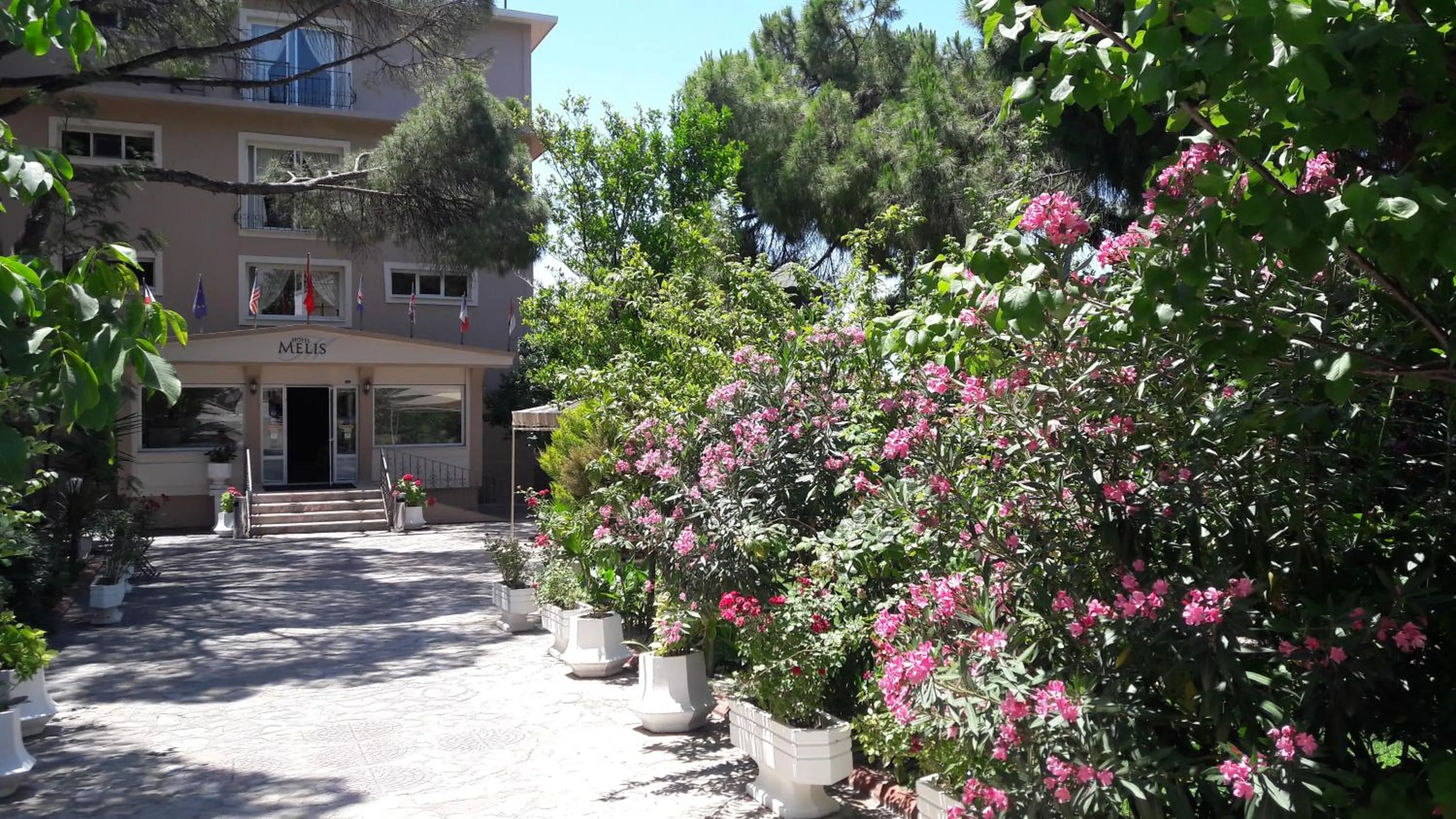 Garden in Melis Hotel Kusadasi