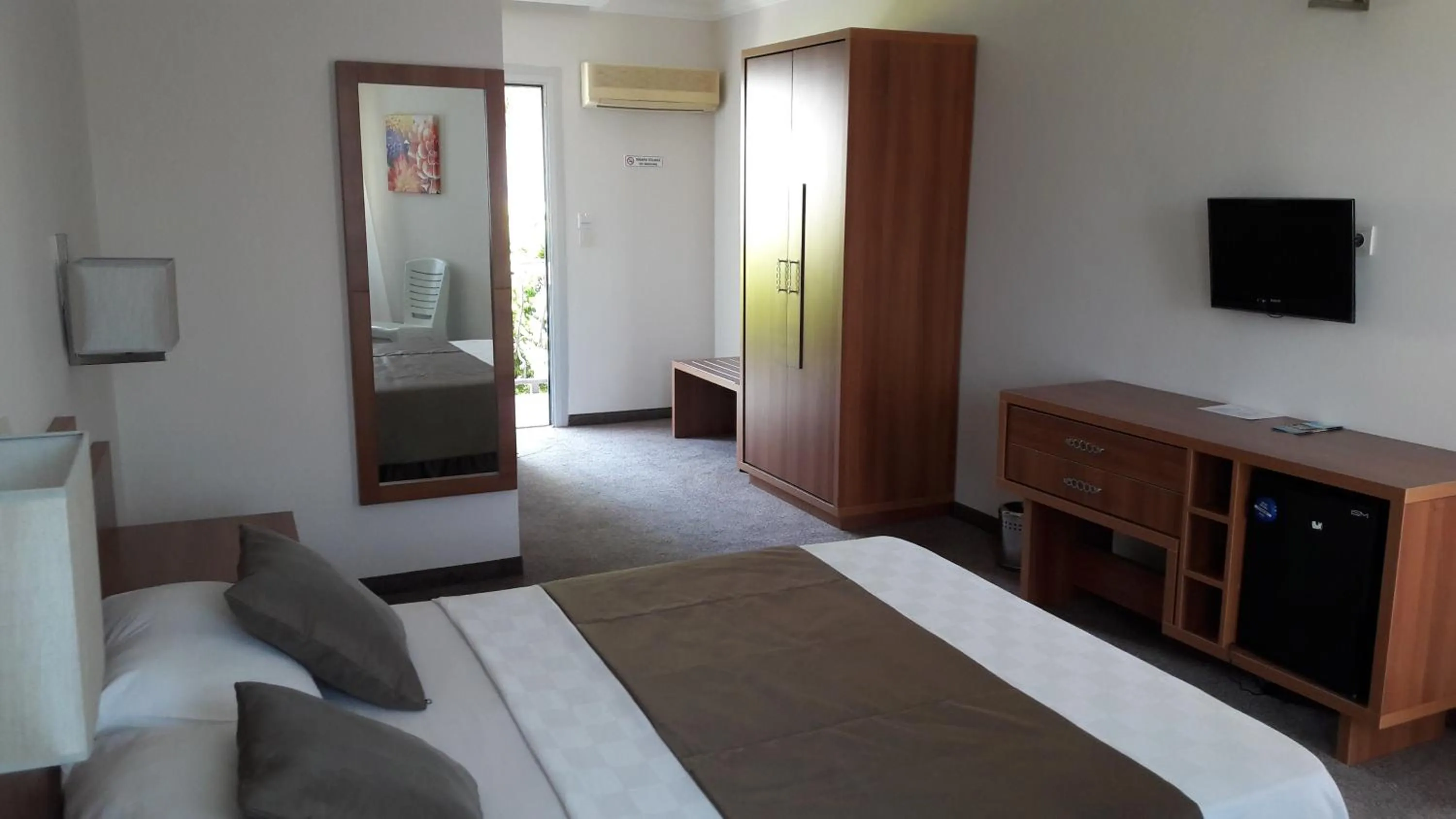 Photo of the whole room in Melis Hotel Kusadasi