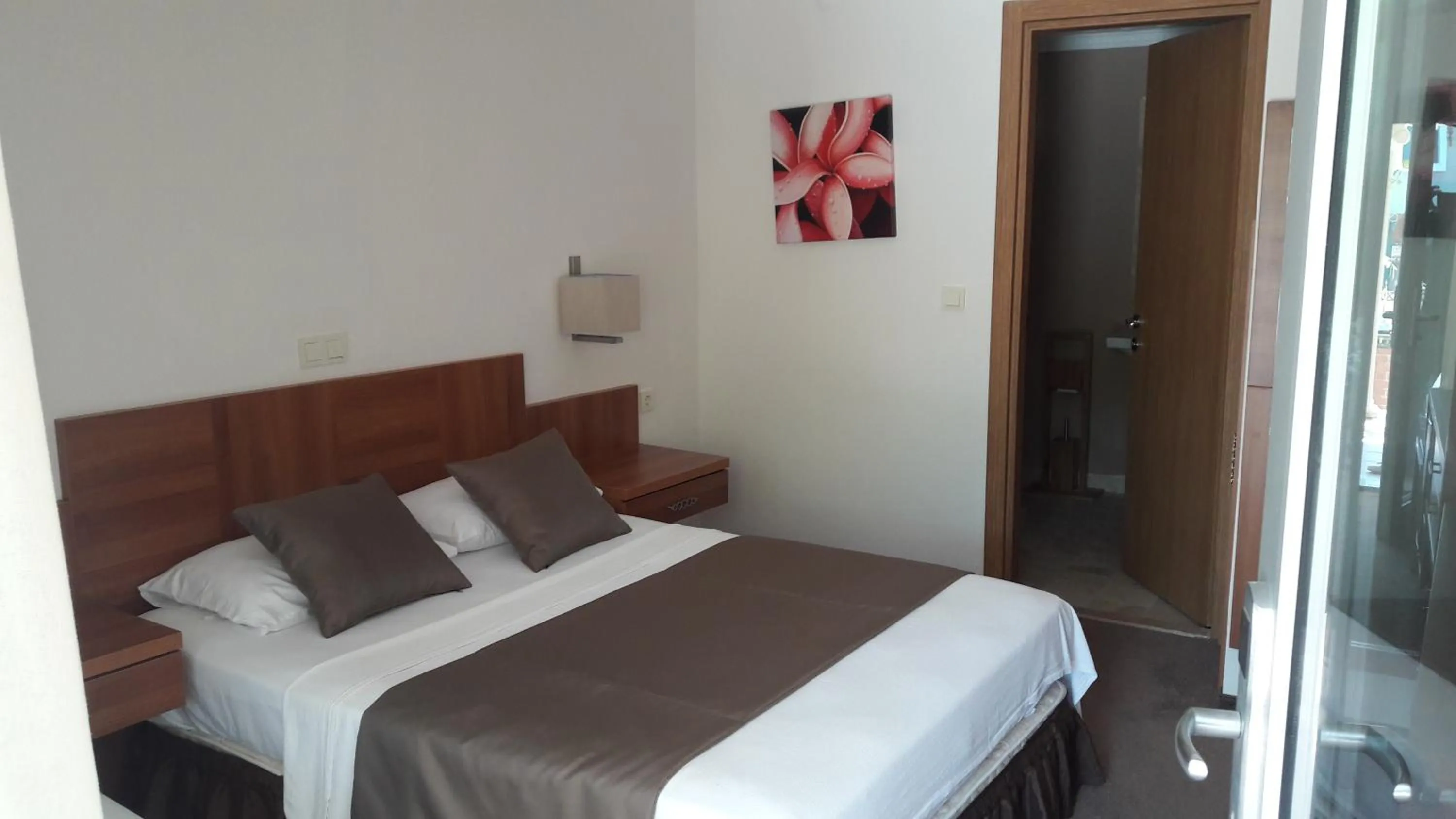 Photo of the whole room in Melis Hotel Kusadasi