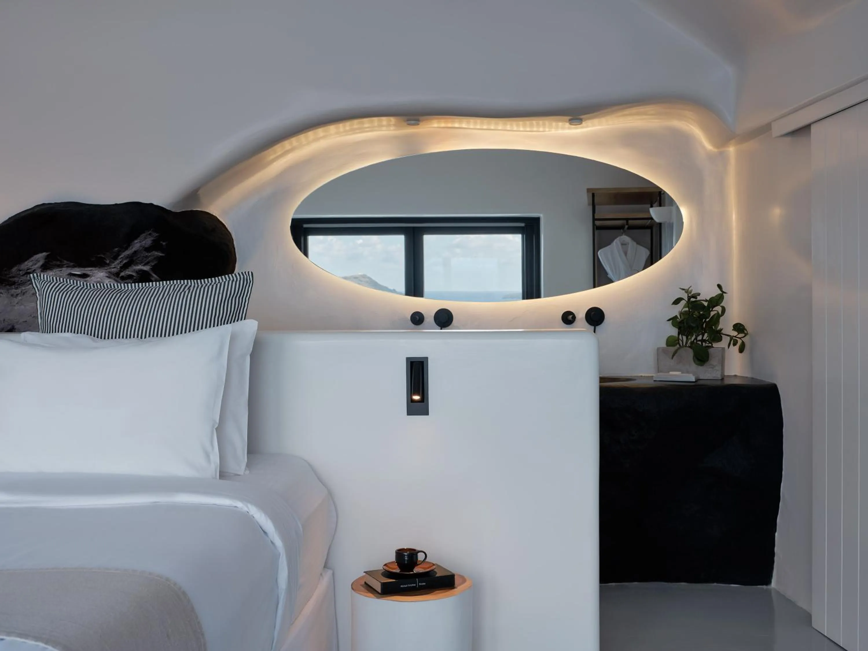 Bed in Olvos Luxury Suites