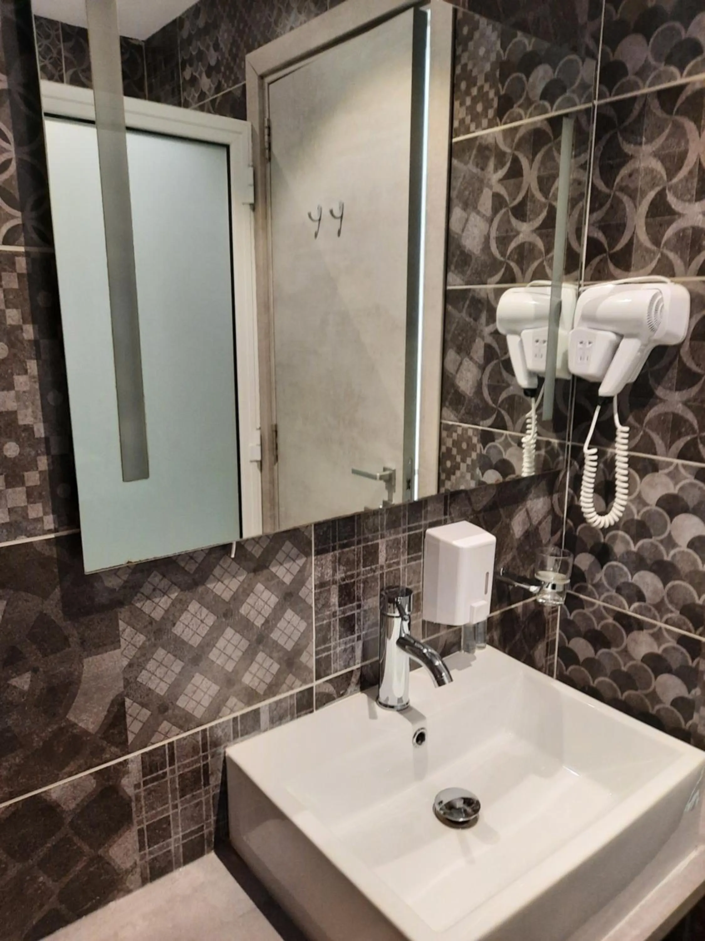 Bathroom in Hotel Shoreline