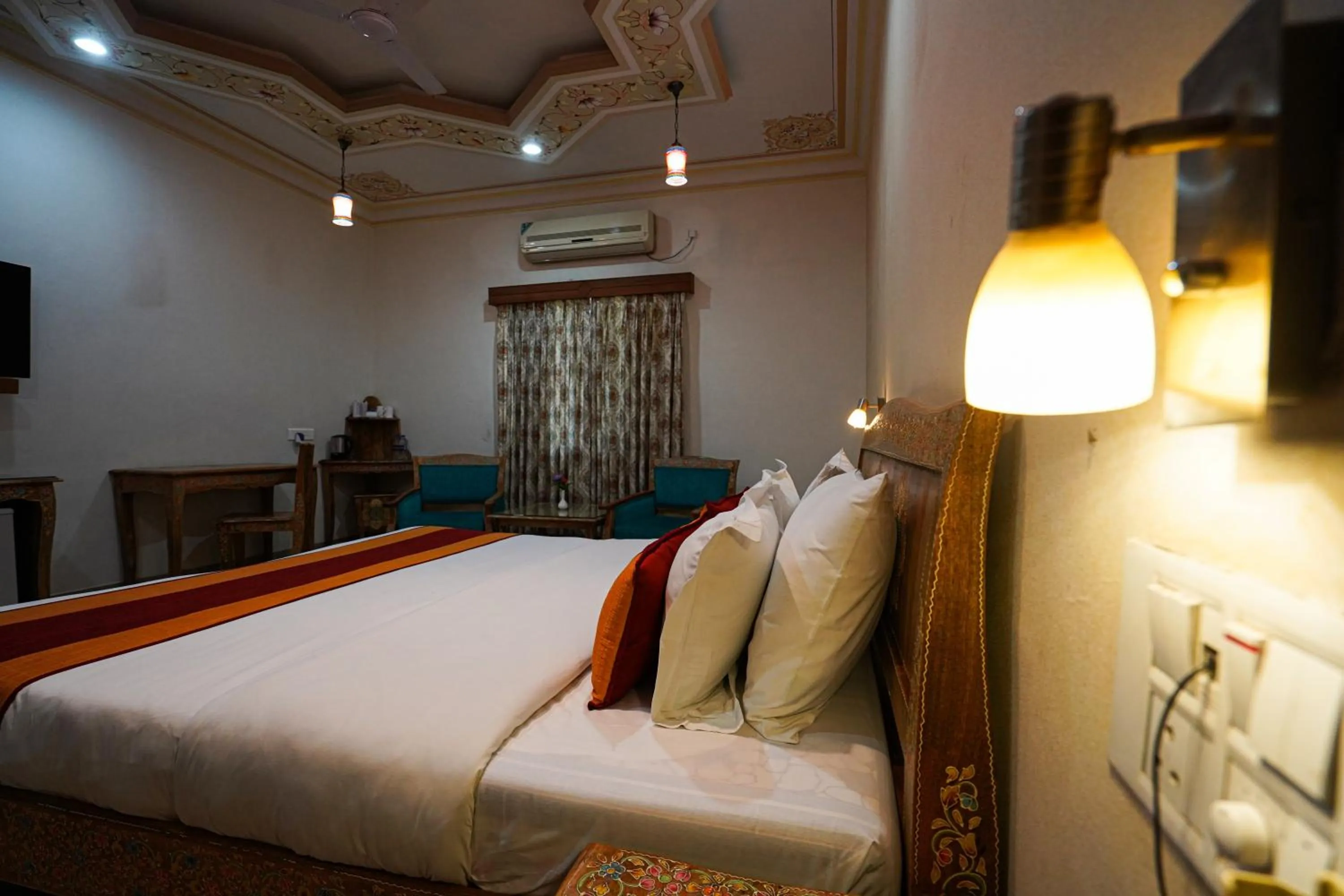 Bed in Marugarh Resort and Spa