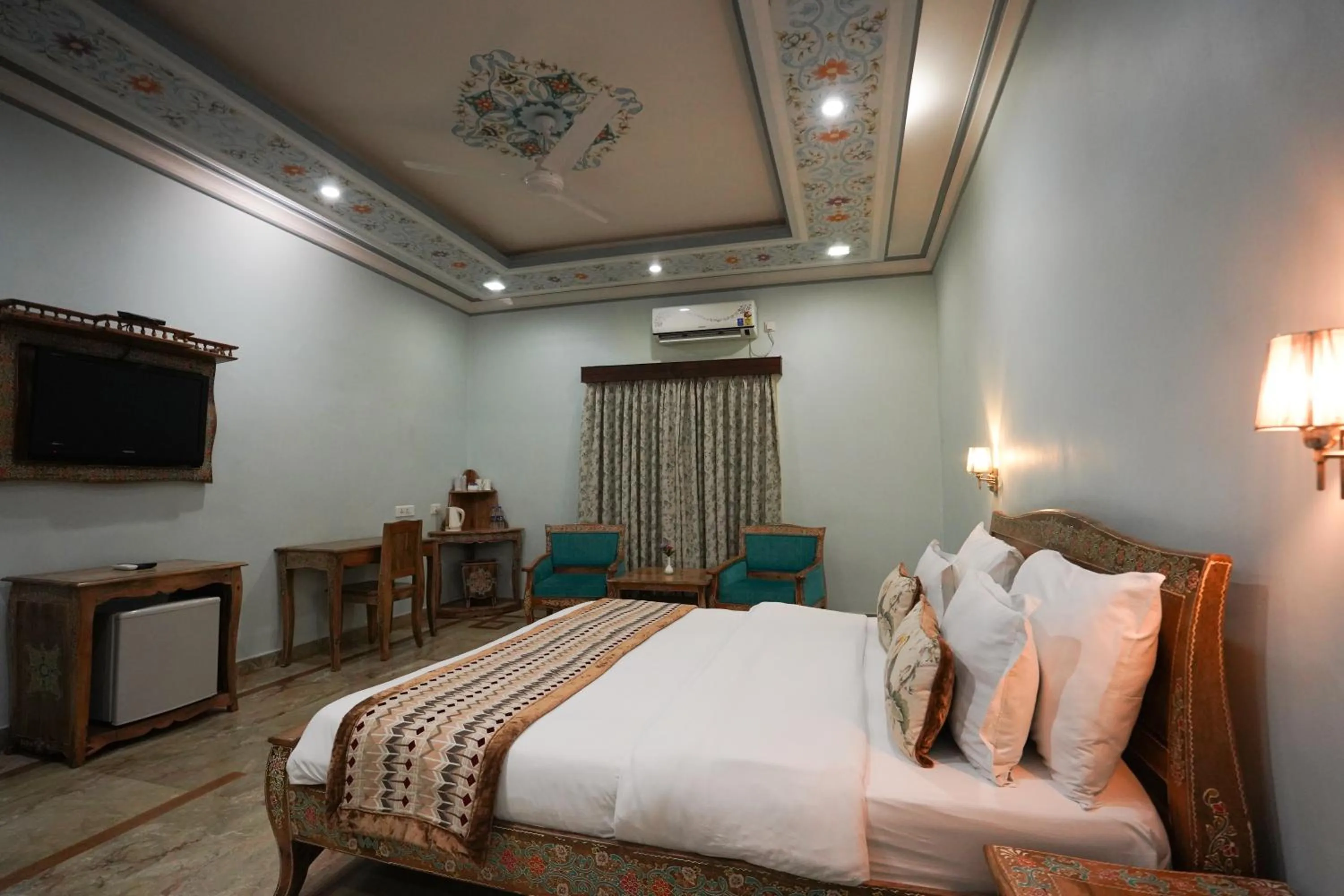 Bed in Marugarh Resort and Spa