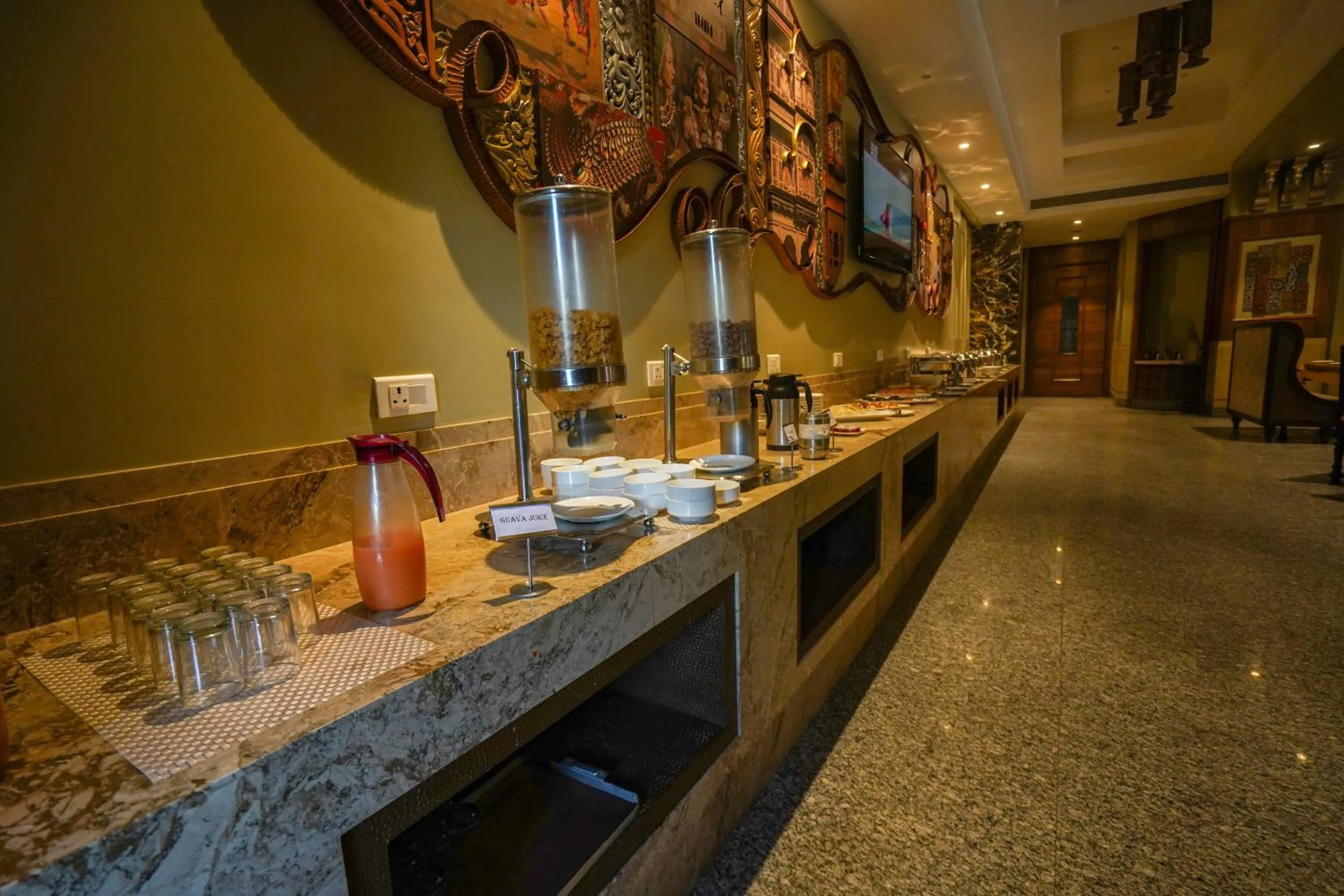 Restaurant/places to eat in Marugarh Resort and Spa