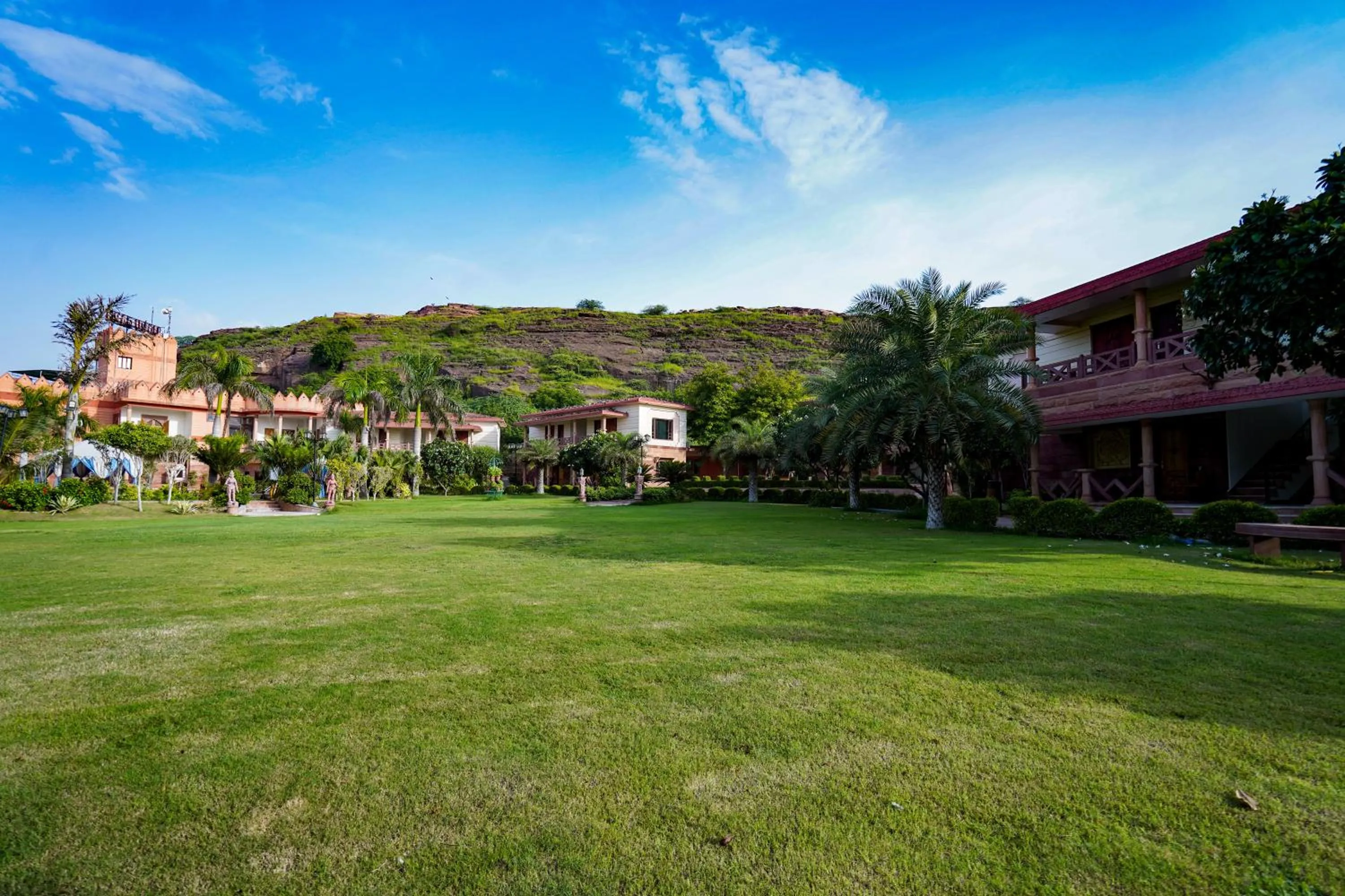 Garden in Marugarh Resort and Spa