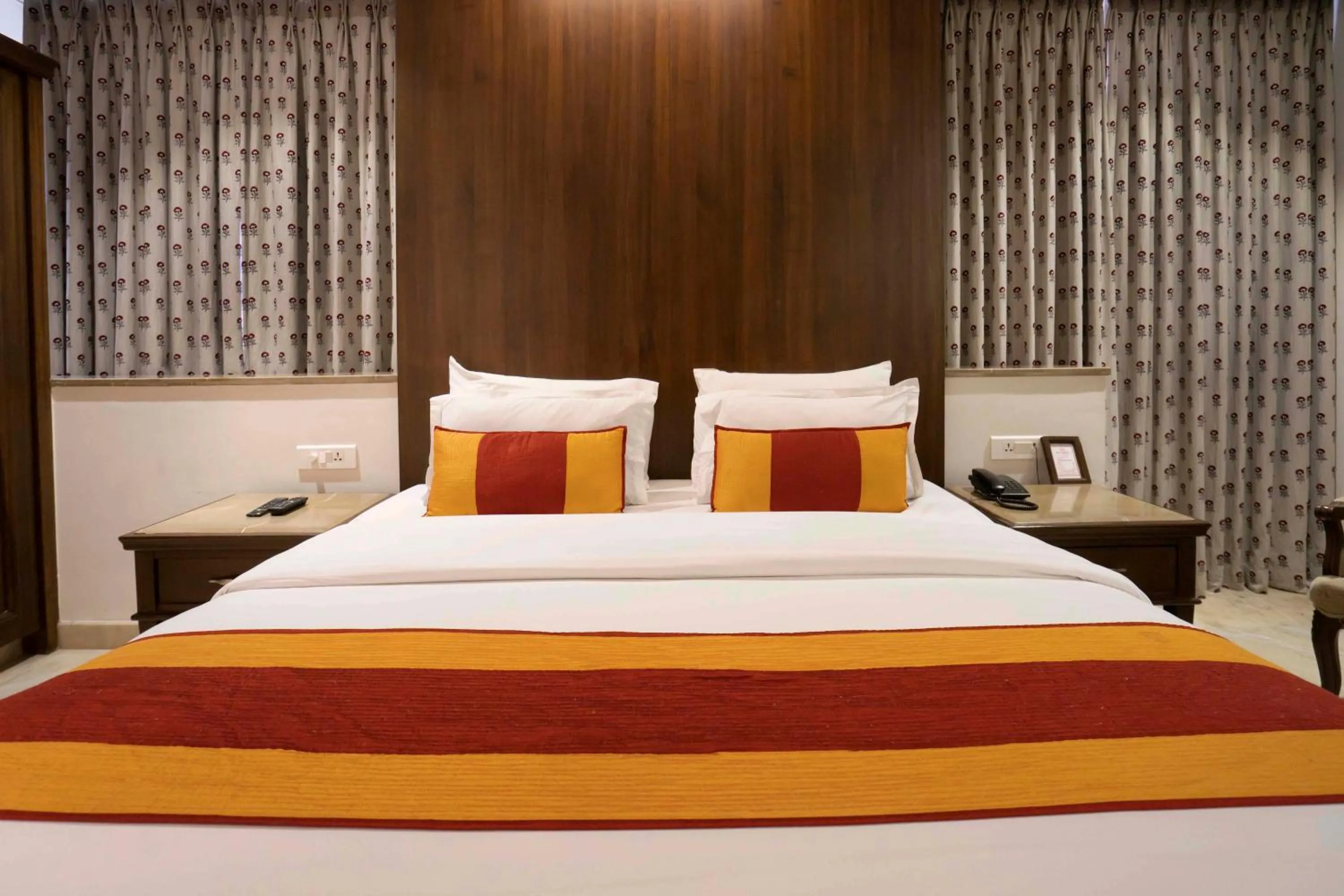 Bed in Marugarh Resort and Spa