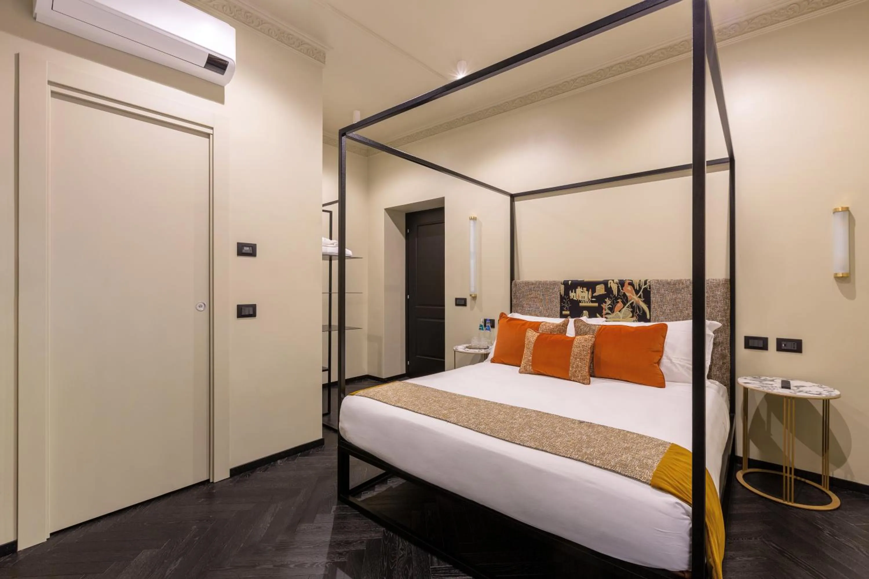 Bedroom, Bed in The Couper Colonna