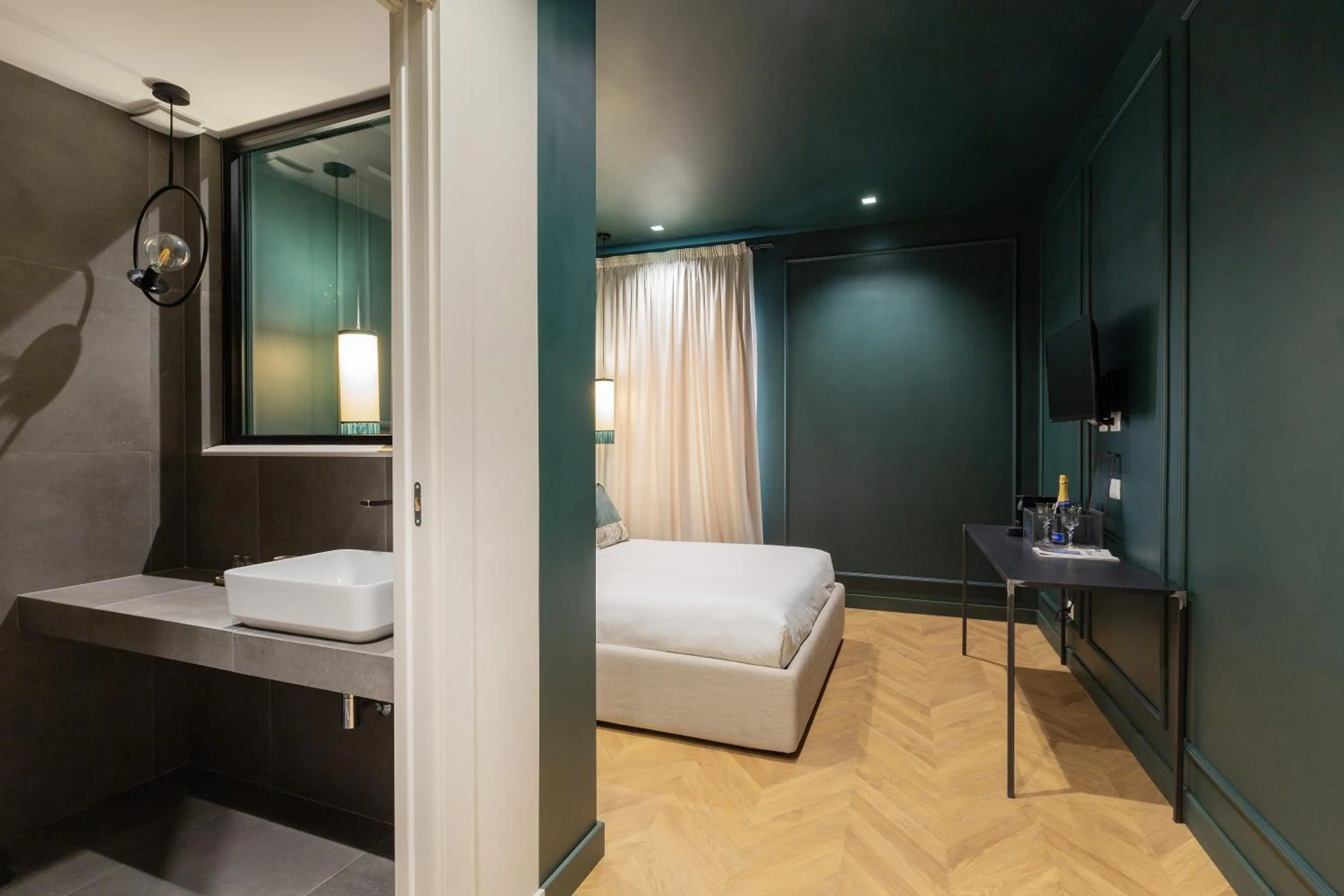 Seating area, Bed in The Couper Colonna