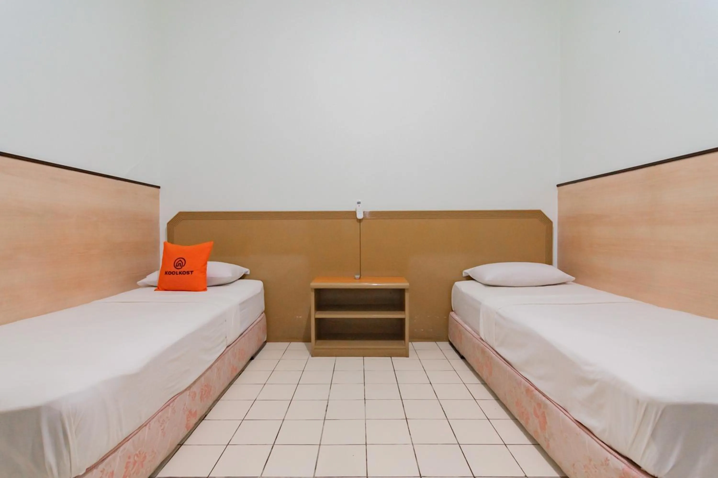 Photo of the whole room in KoolKost near Bandung Station