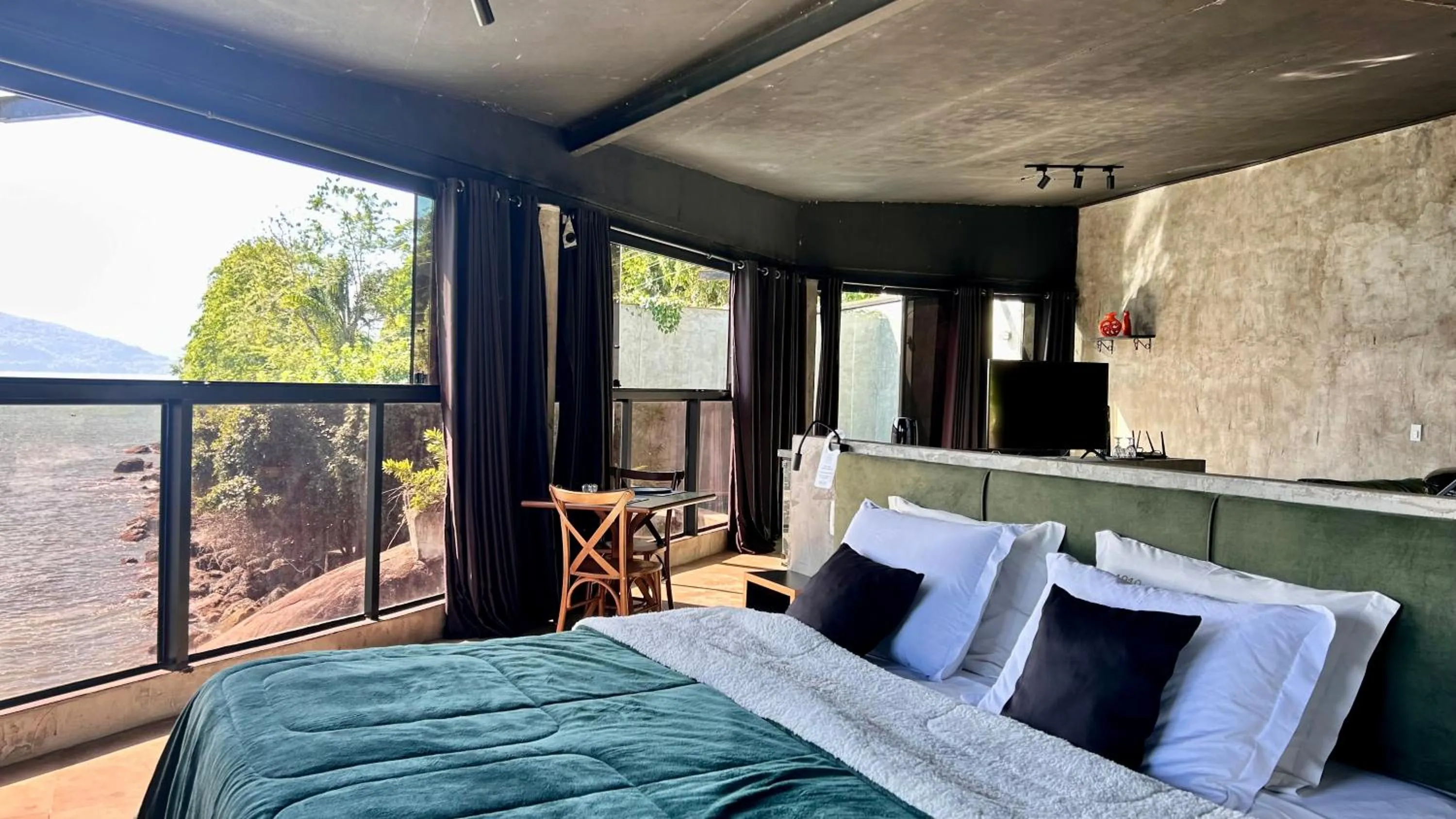 Bed in 1819 Marine Hotel