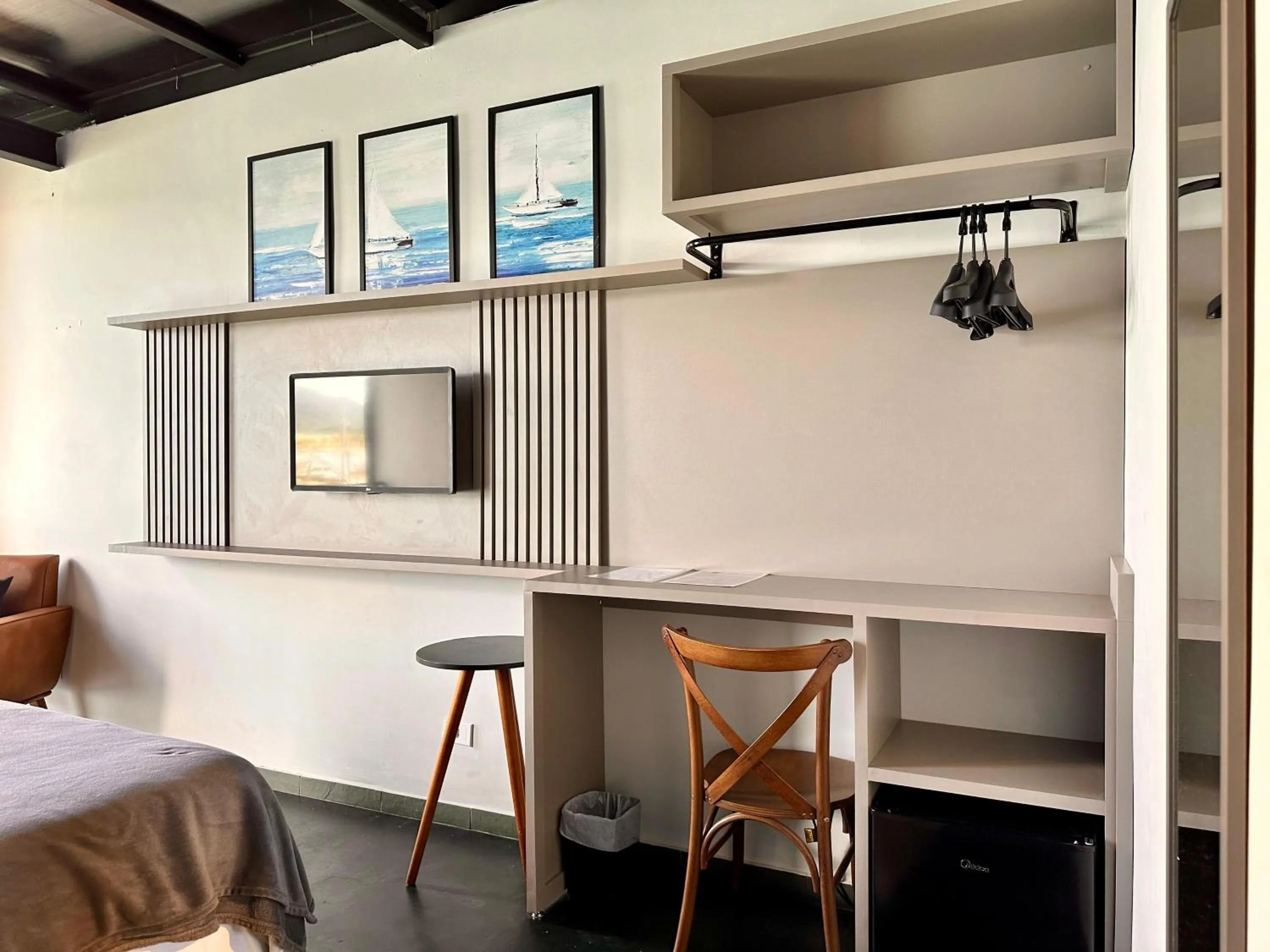 Bed in 1819 Marine Hotel