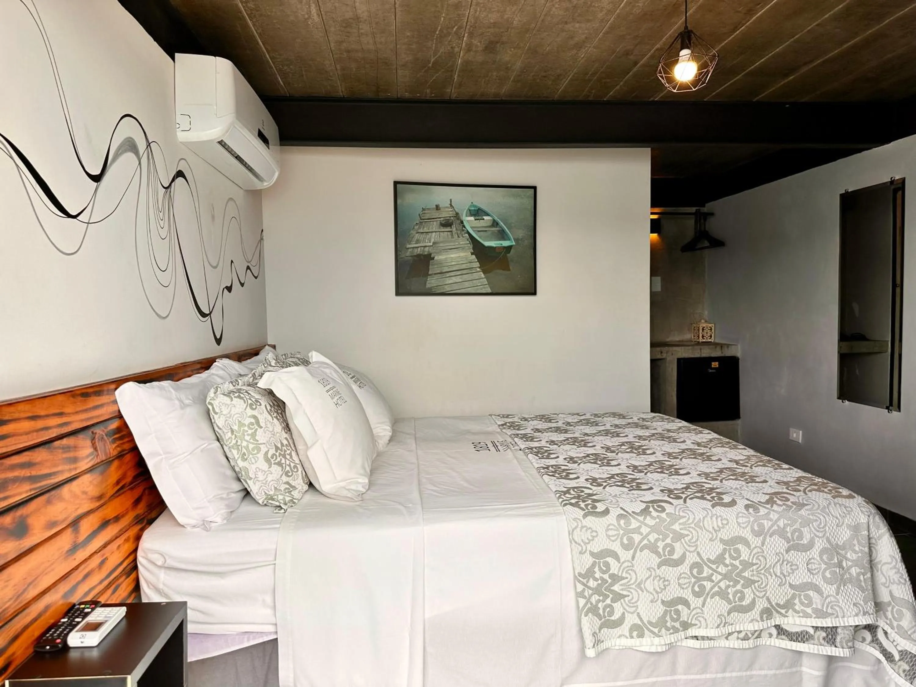 Bed in 1819 Marine Hotel