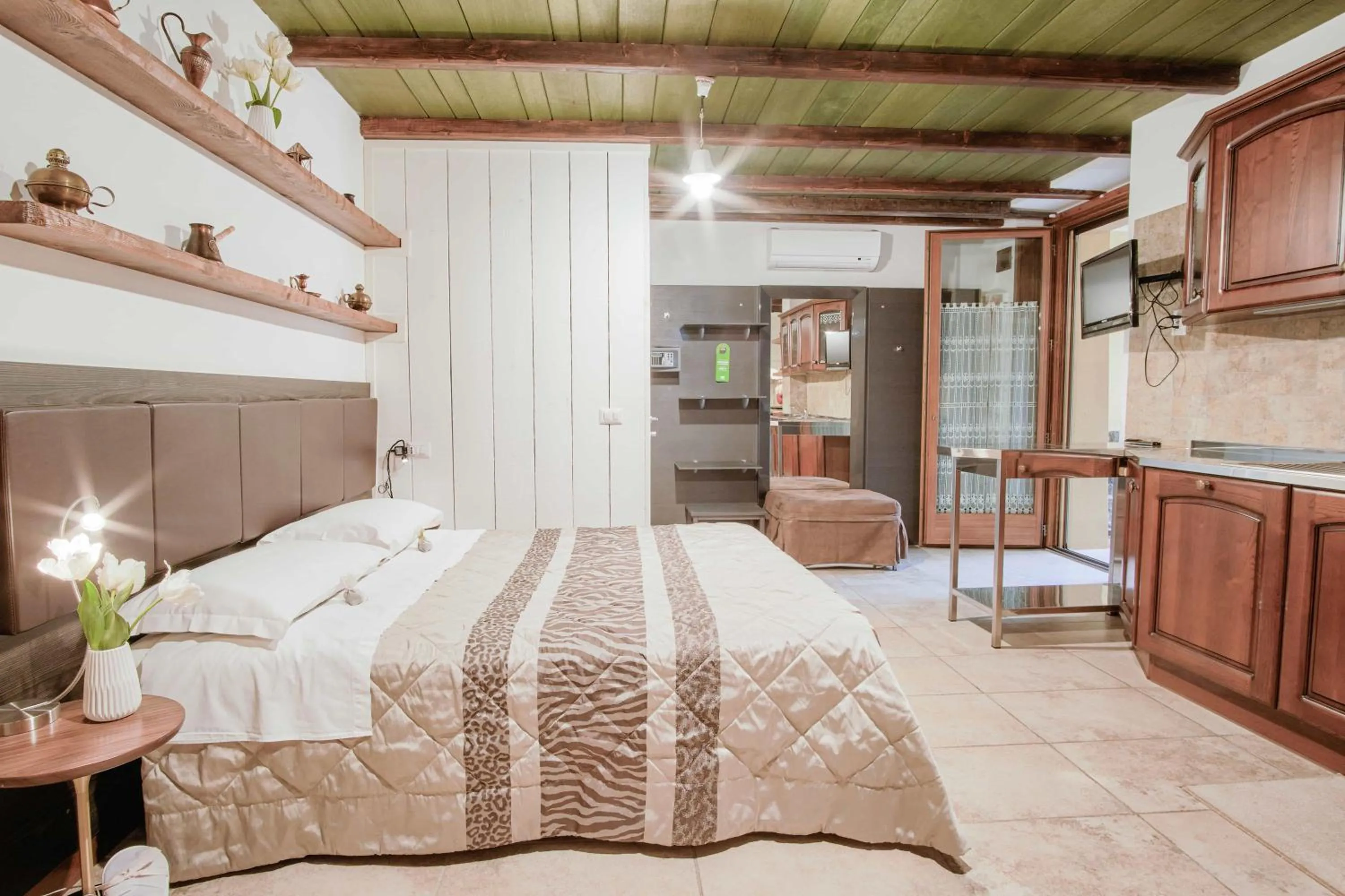 TV and multimedia, Bed in Albergo Diffuso Spa - Il Poggetto tra Urbino & San Marino