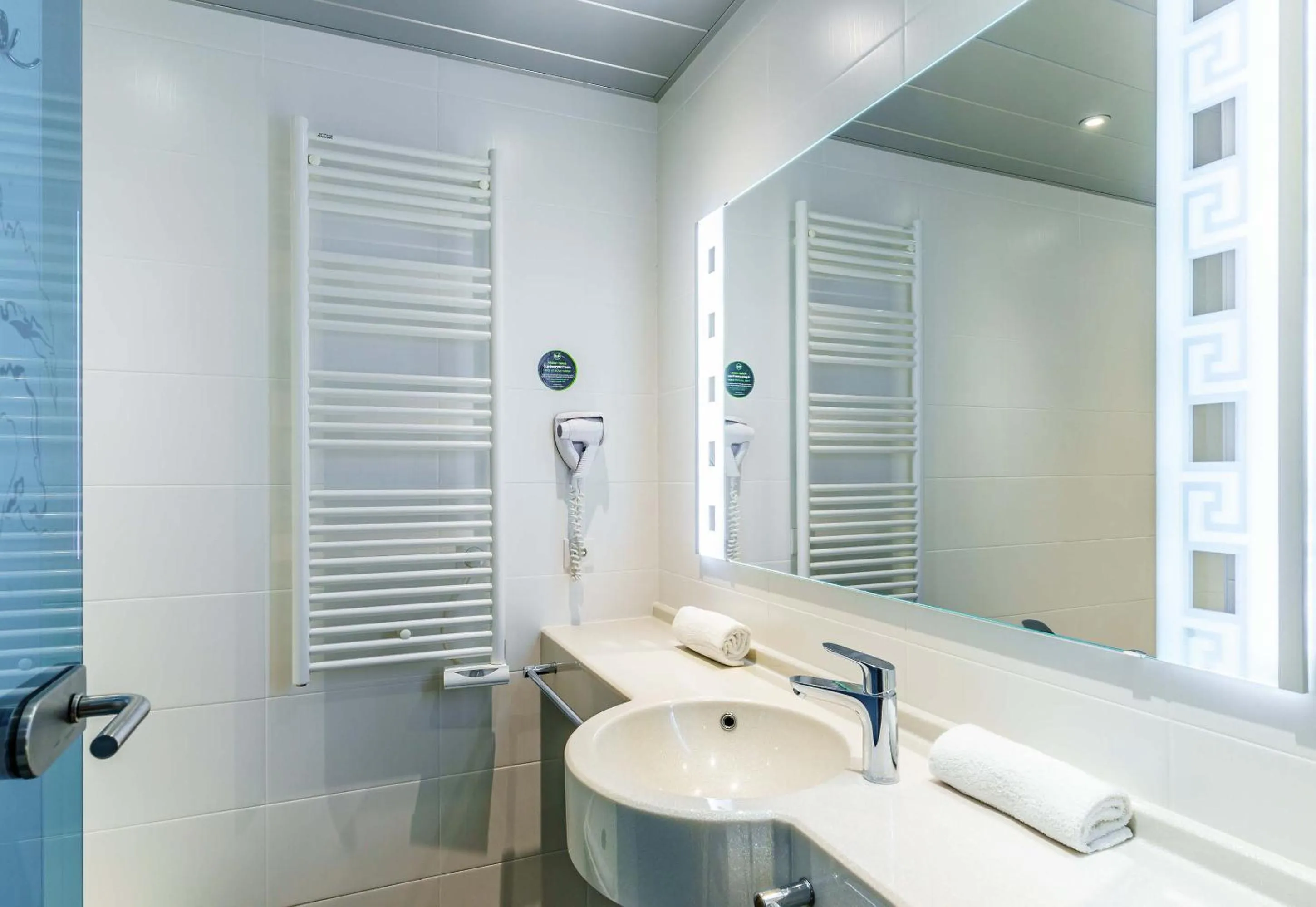 Bathroom in B&B HOTEL Saint-Avold Nord