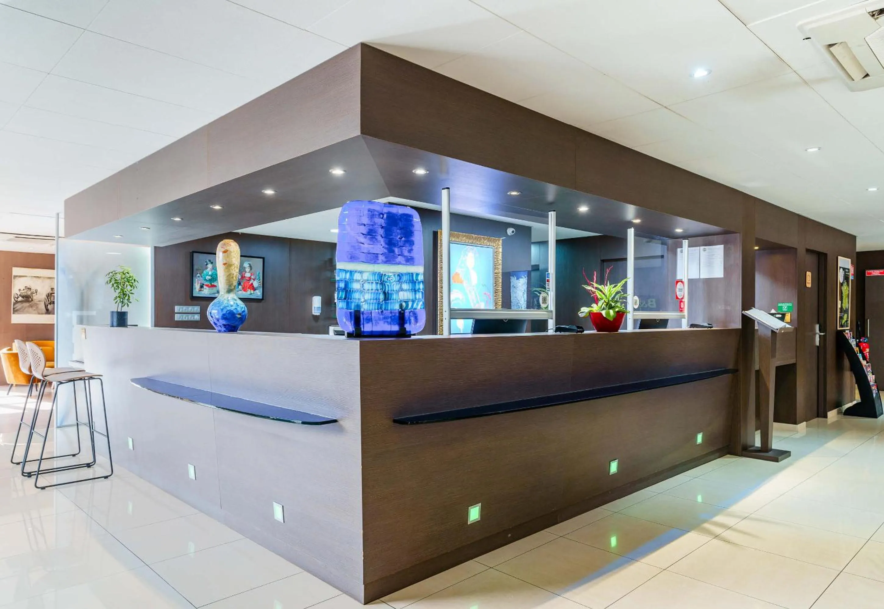 Lobby or reception in B&B HOTEL Saint-Avold Nord