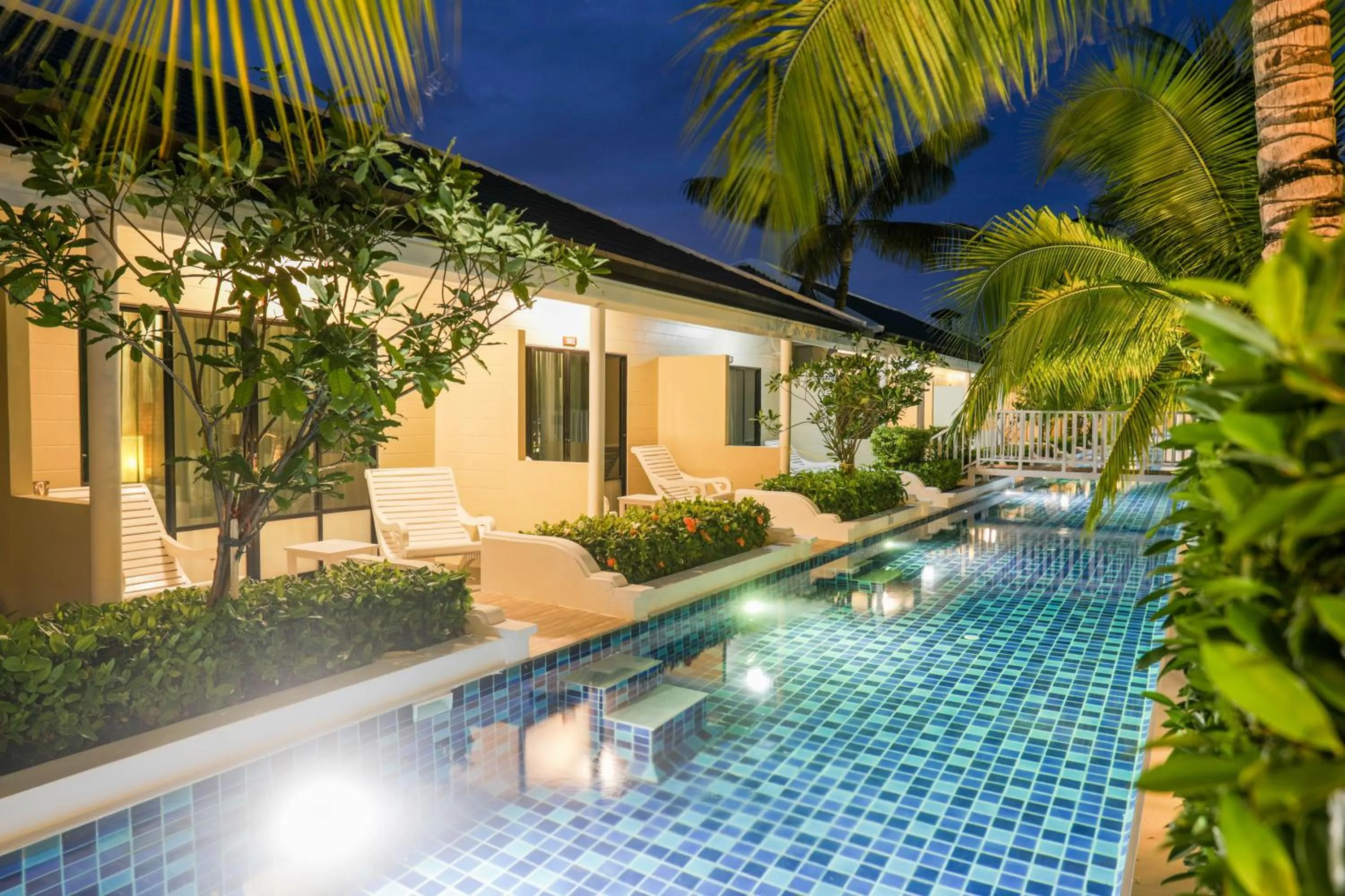 Tuana Hotels Brook Pool Access