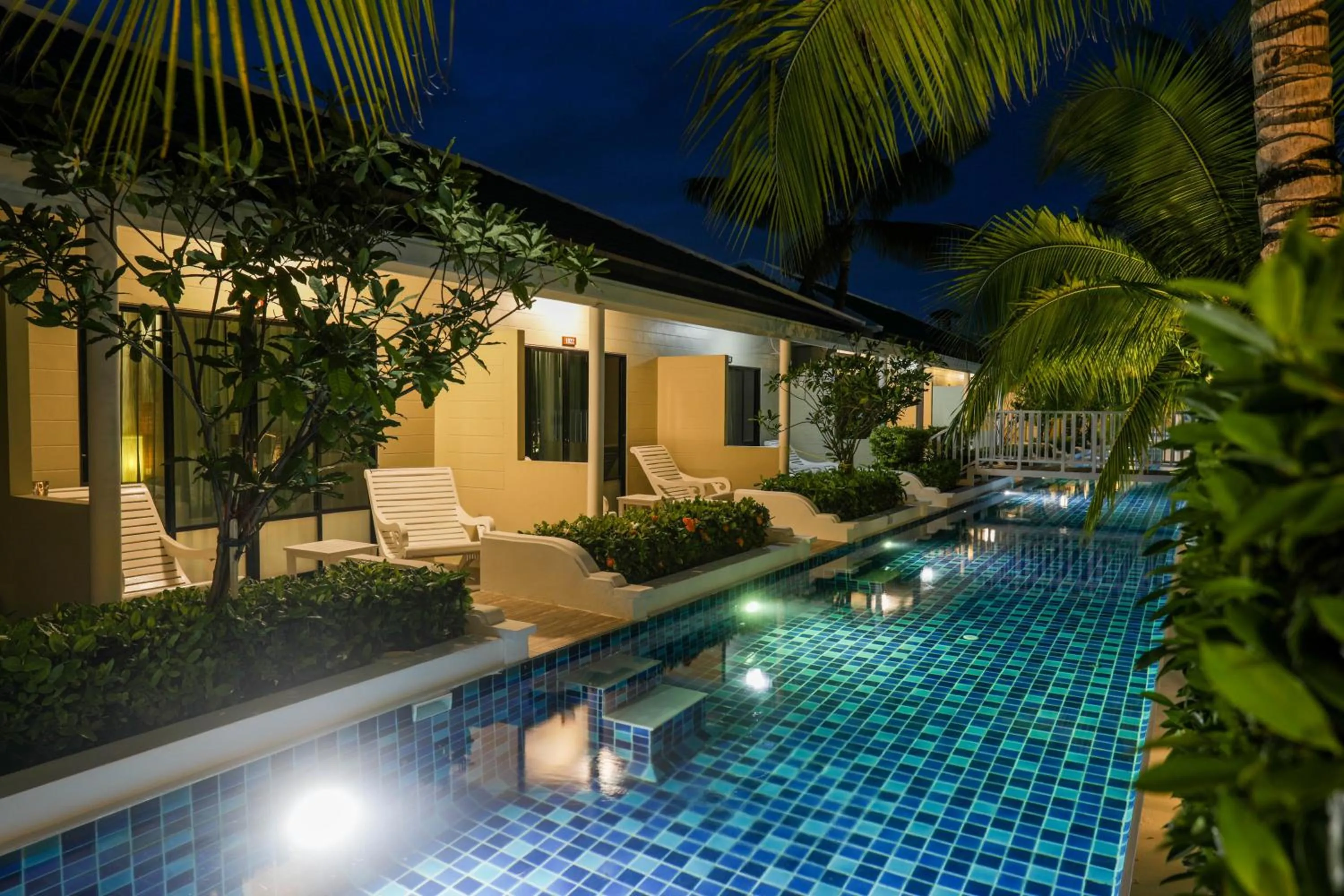 Tuana Hotels Brook Pool Access