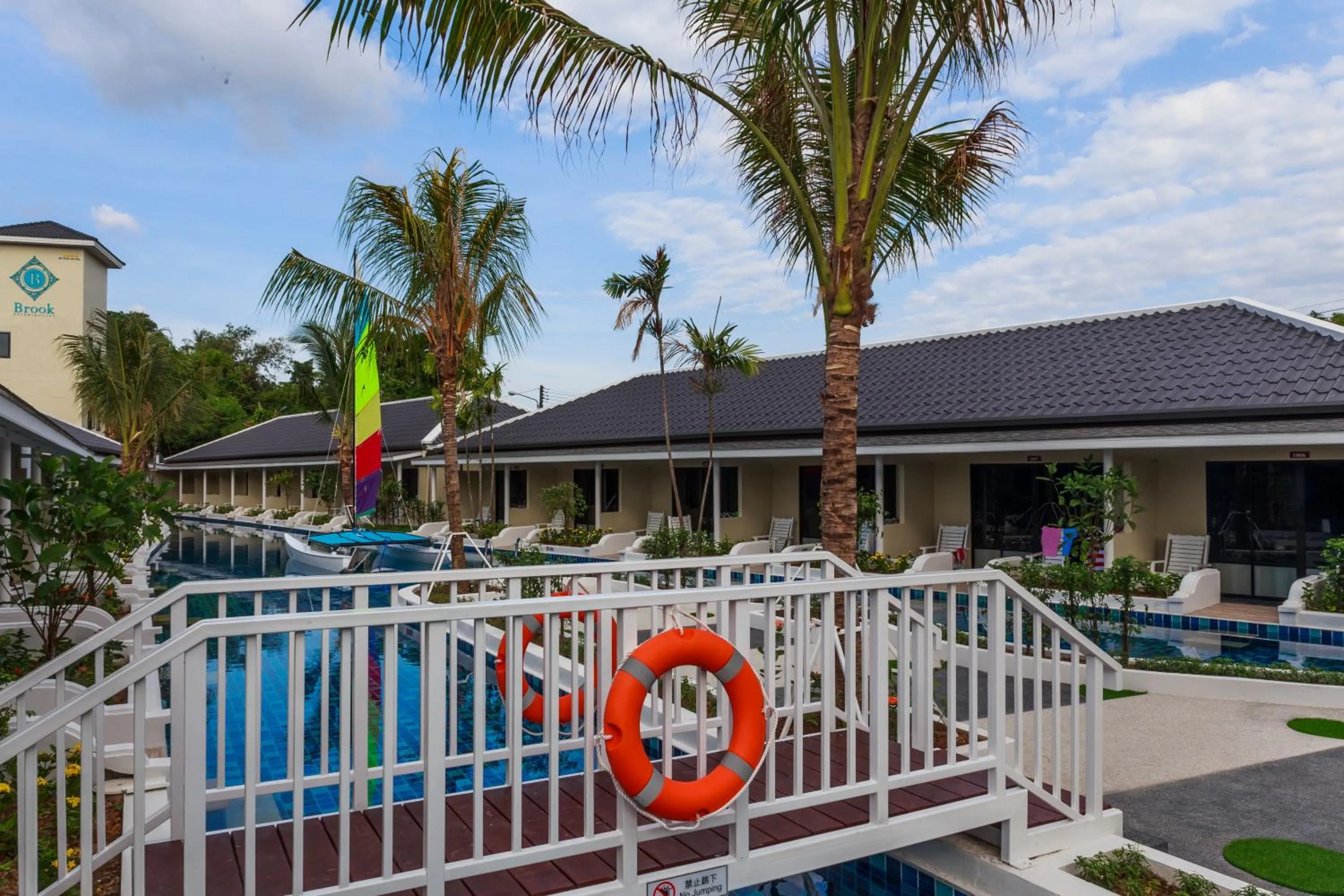 Swimming pool in Brook Resort & Villas