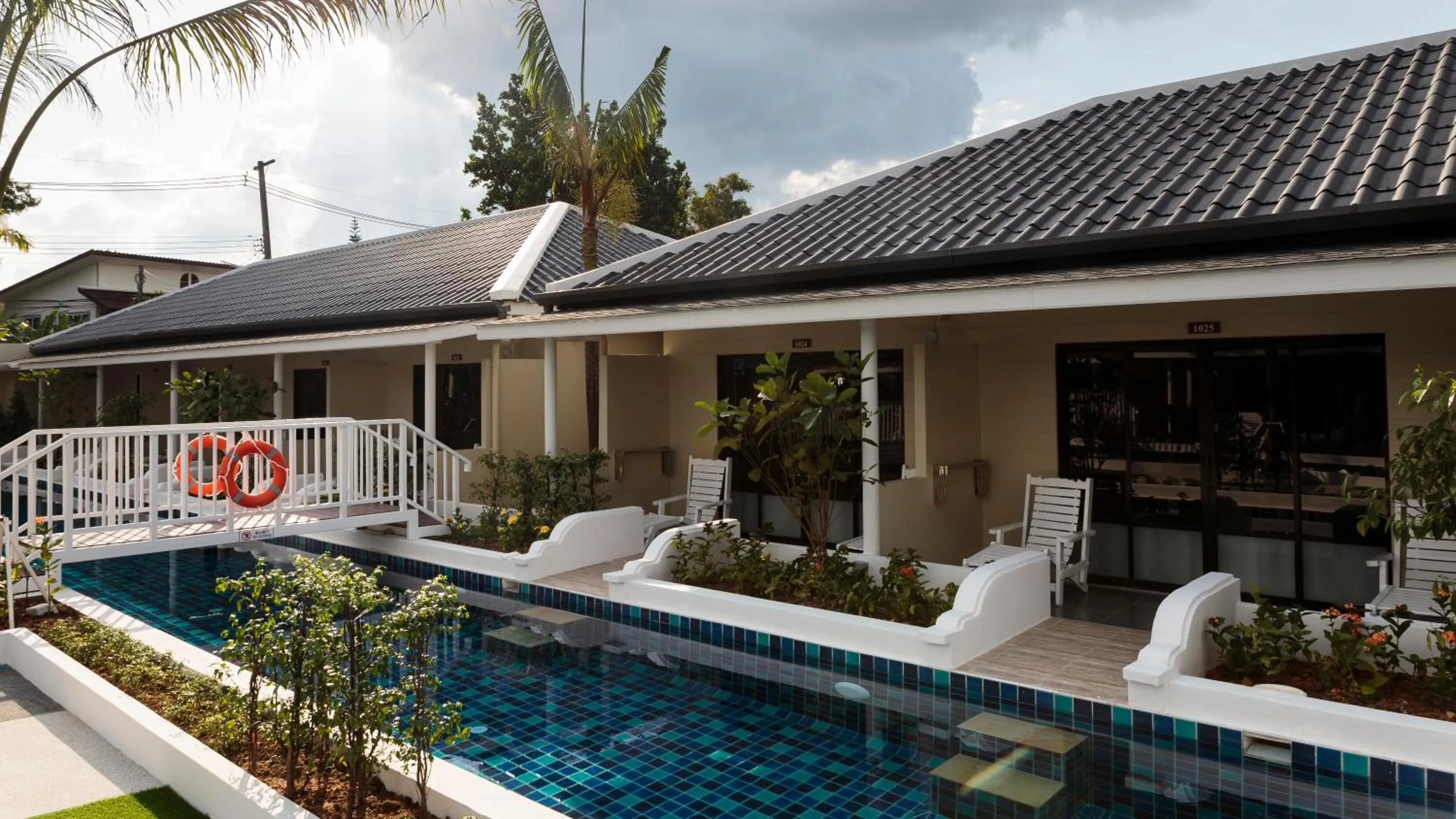 Swimming pool in Brook Resort & Villas