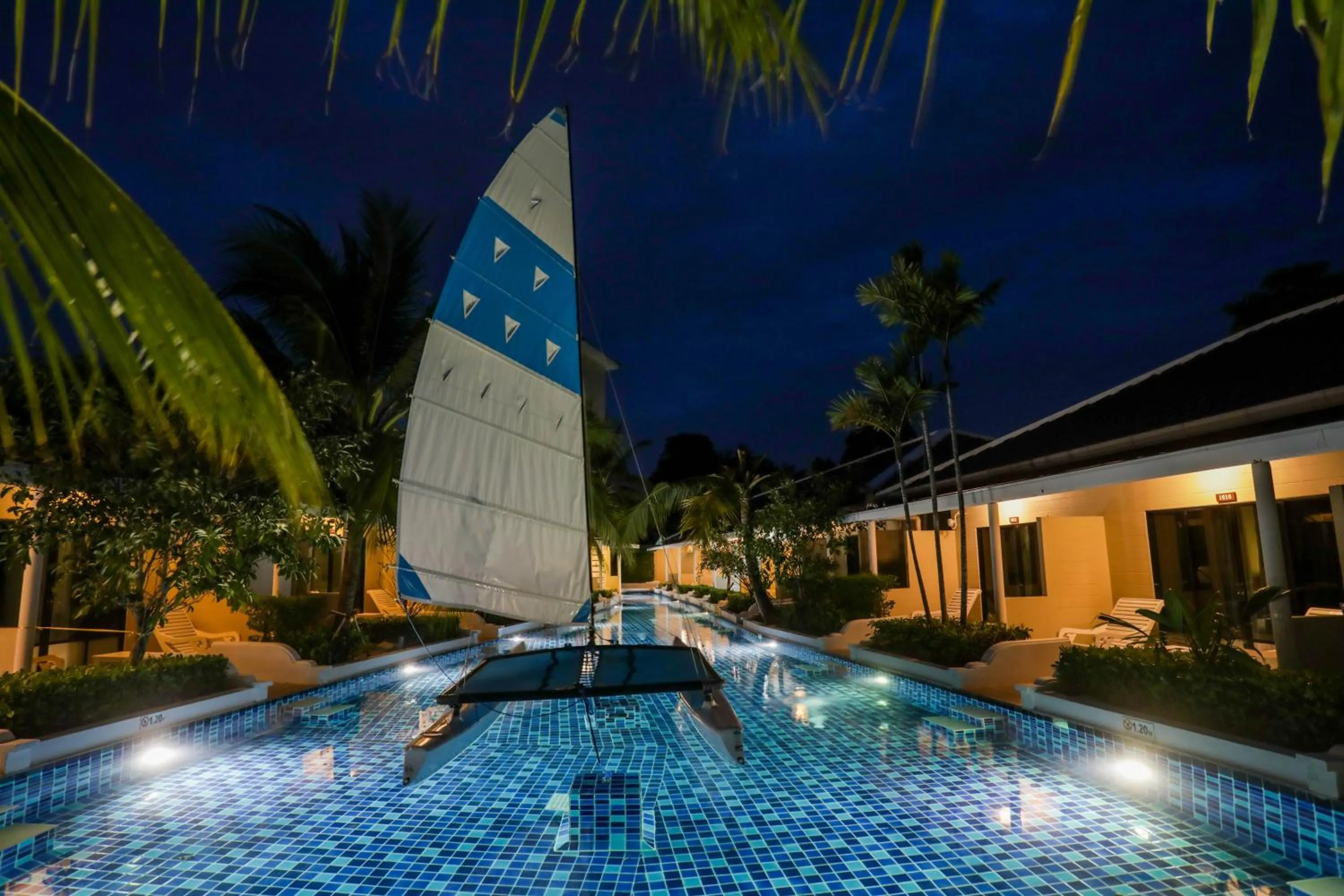 Tuana Hotels Brook Pool Access