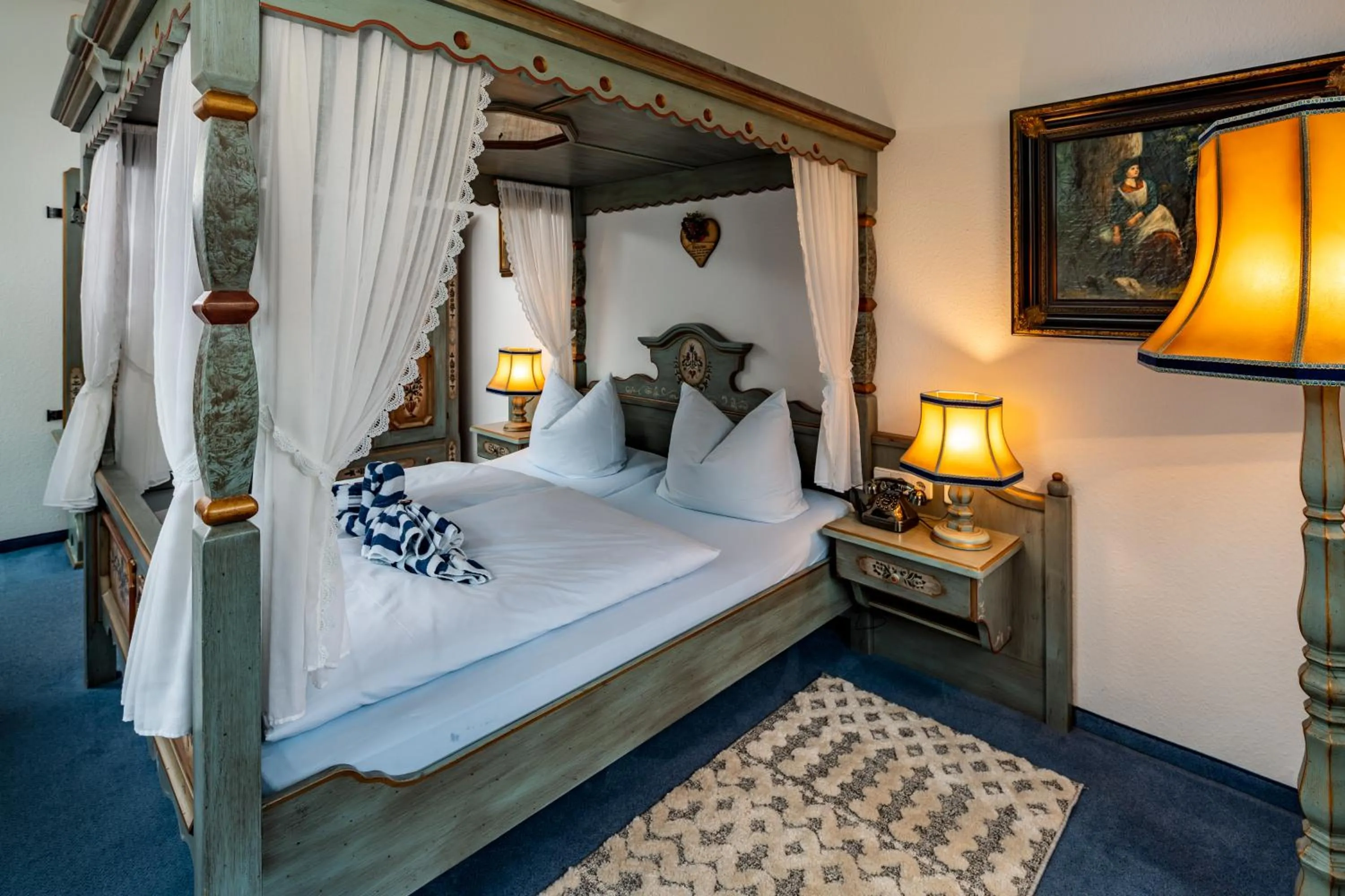 Photo of the whole room, Bed in Hotel Seiffener Hof***