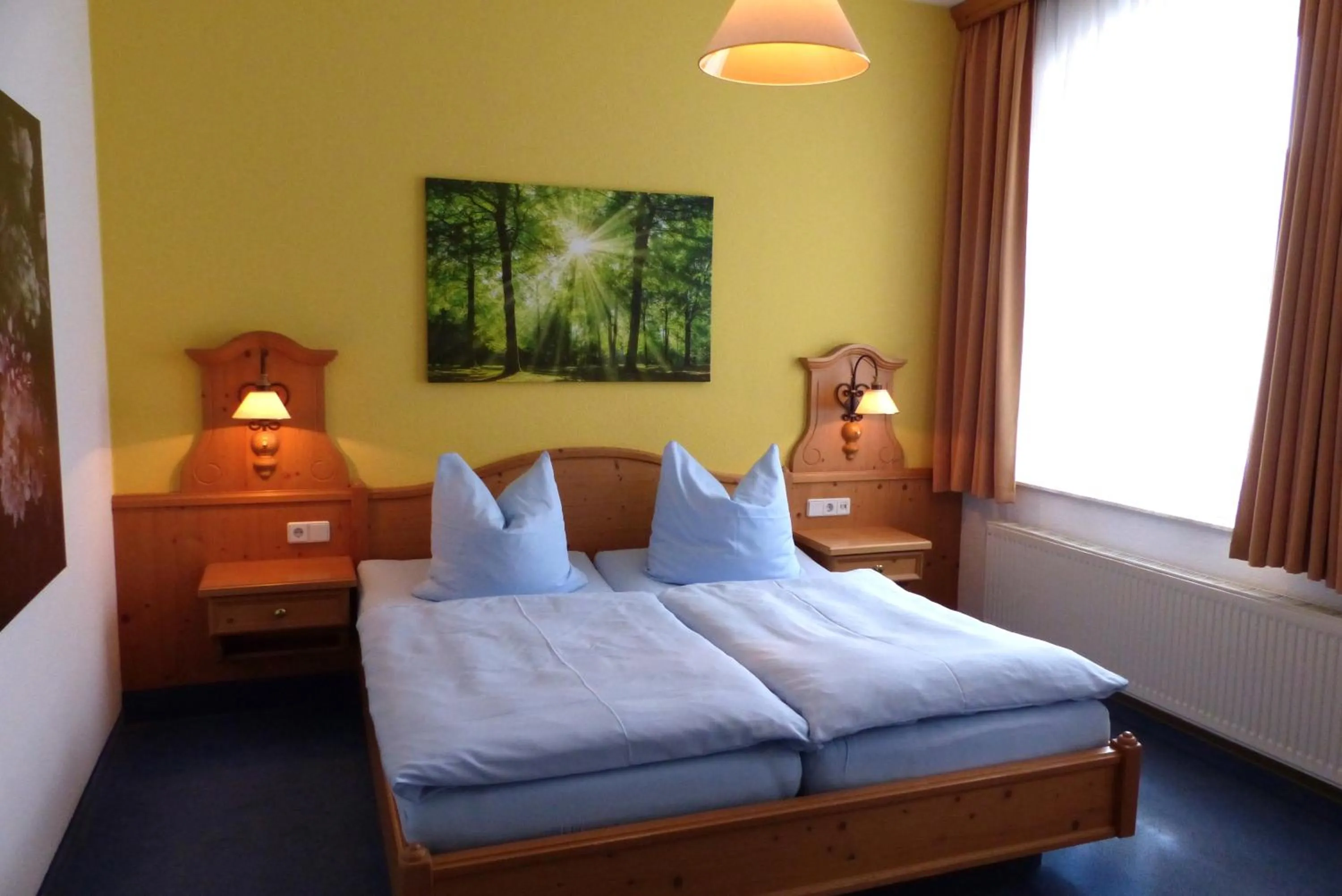 Photo of the whole room, Bed in Hotel Seiffener Hof***