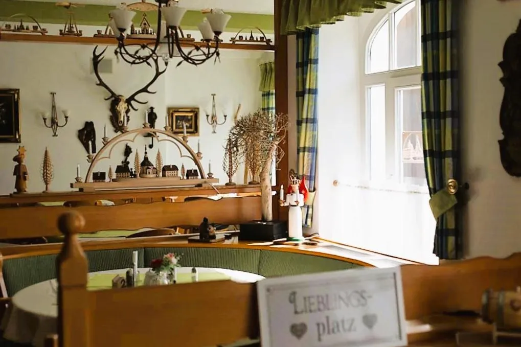 Restaurant/places to eat in Hotel Seiffener Hof***