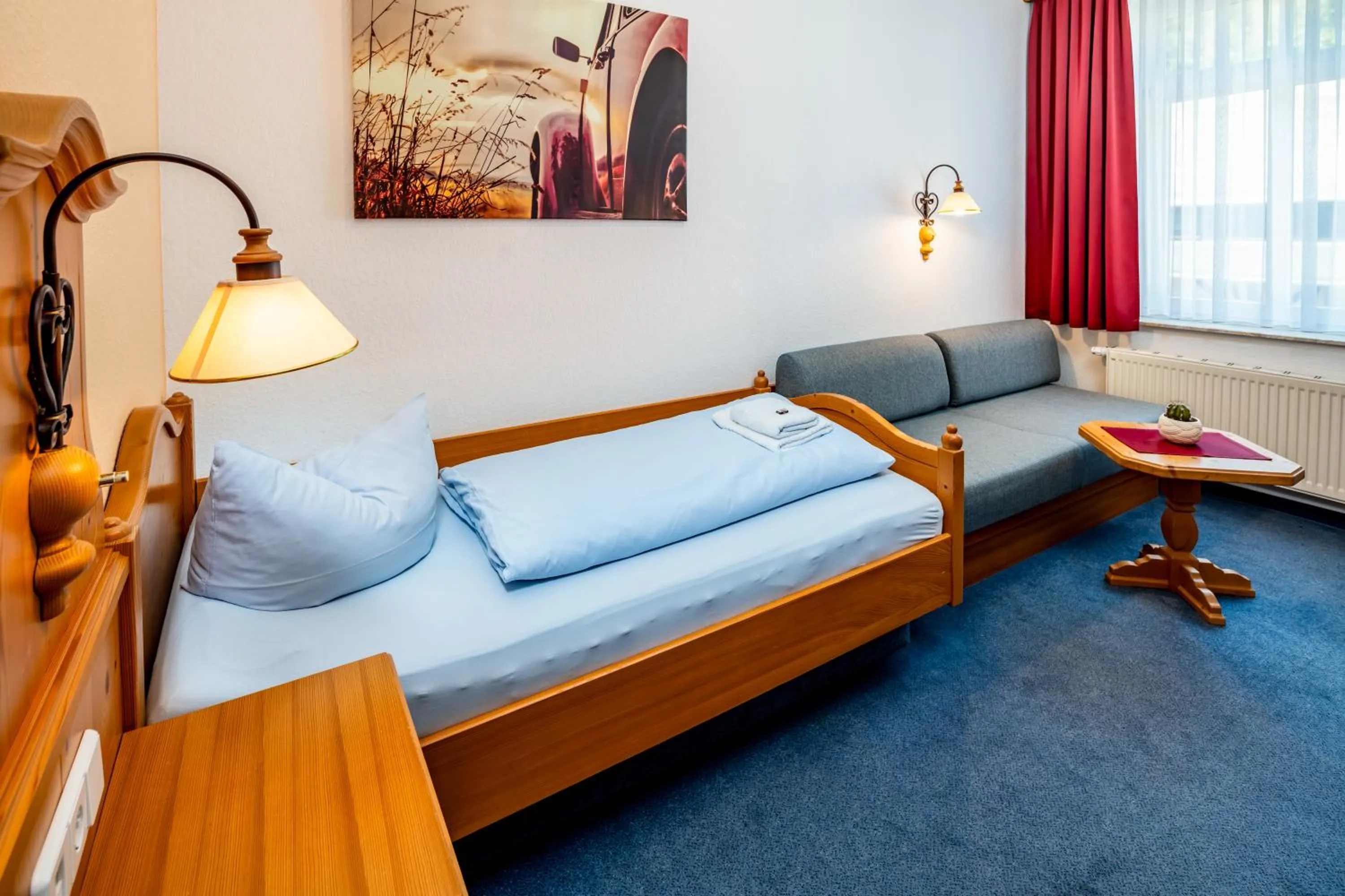 Photo of the whole room, Bed in Hotel Seiffener Hof***