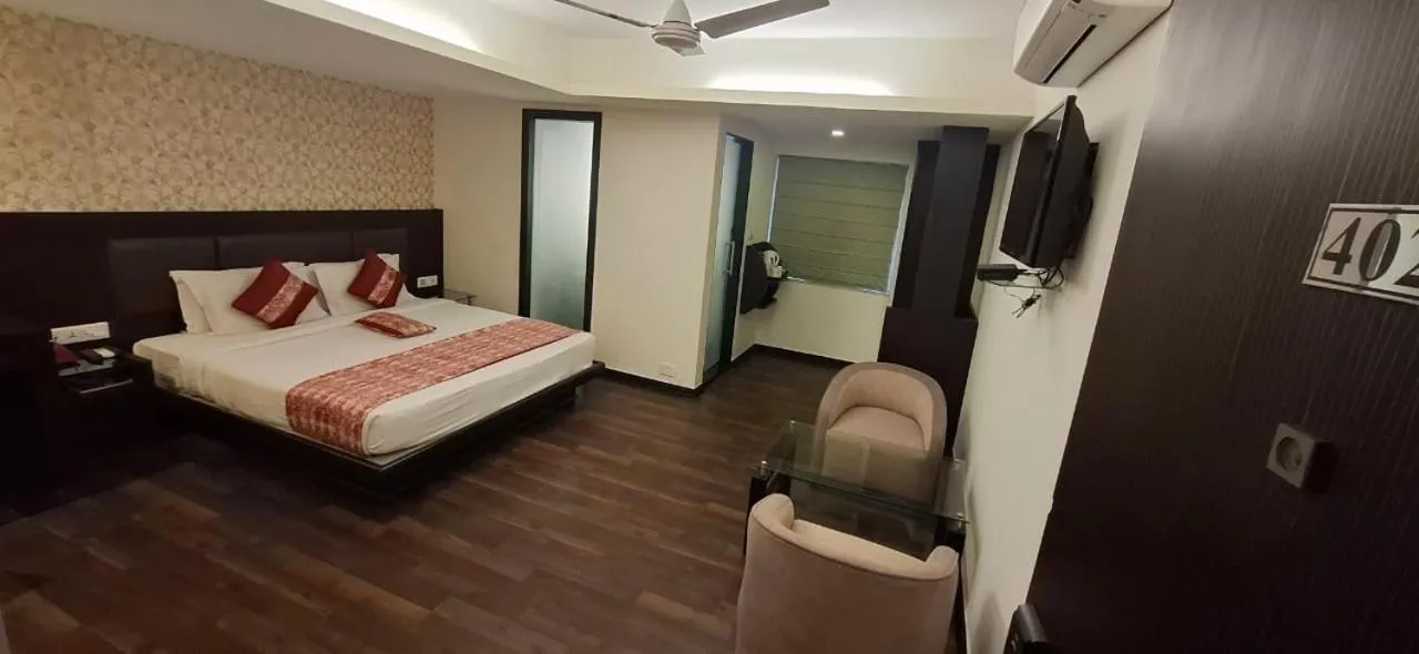 Bedroom, Bed in Viceroy Boutique Hotel