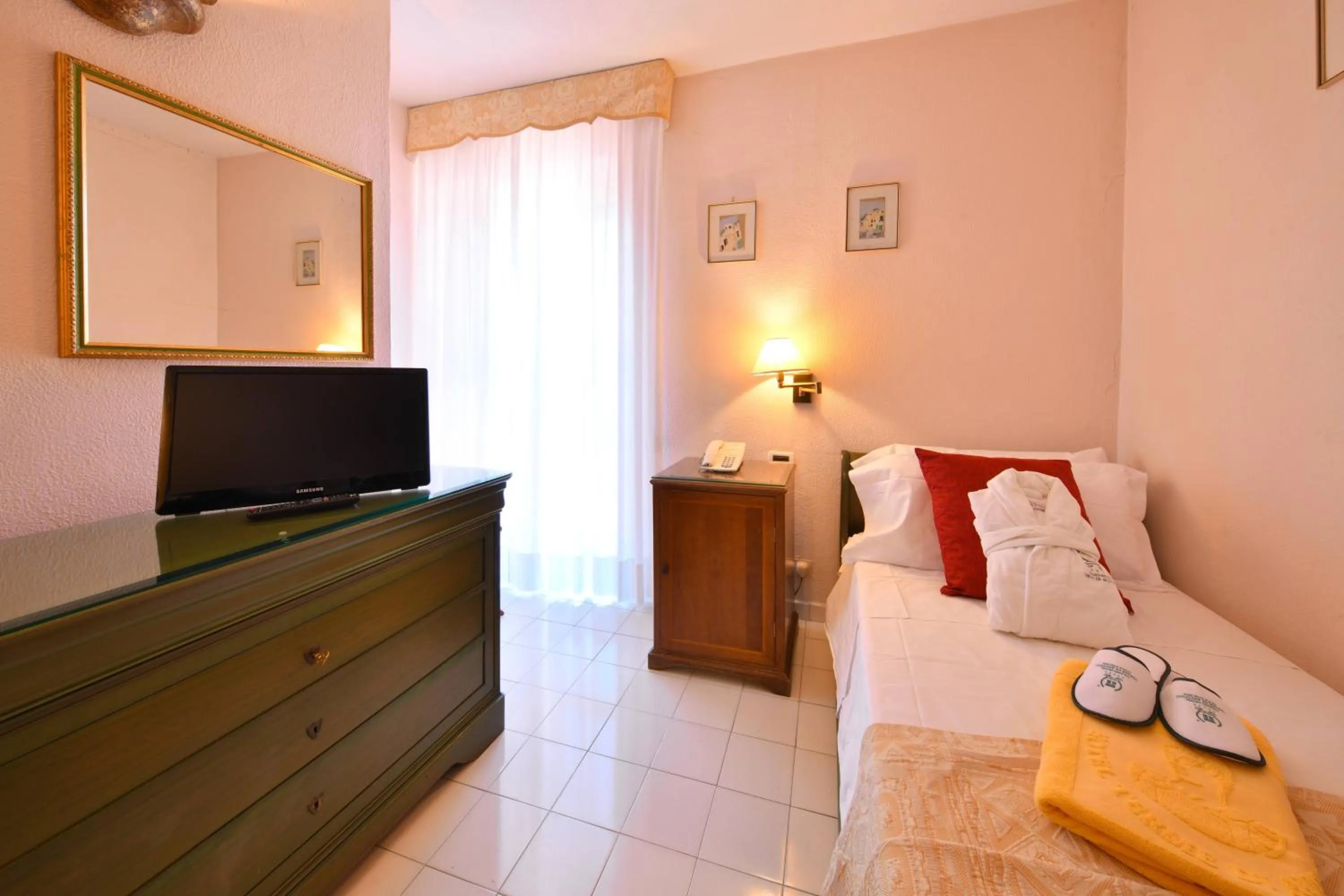 Bed in Grand Hotel Terme di Augusto