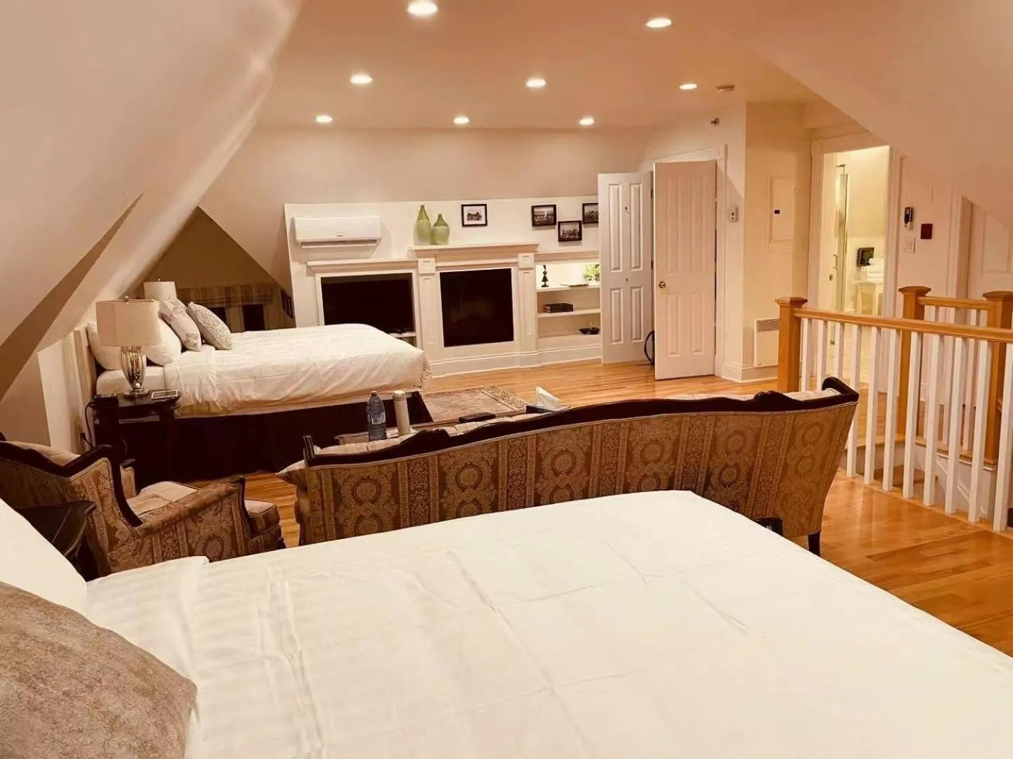 Bedroom, Bed in No 1 Grafton Inn