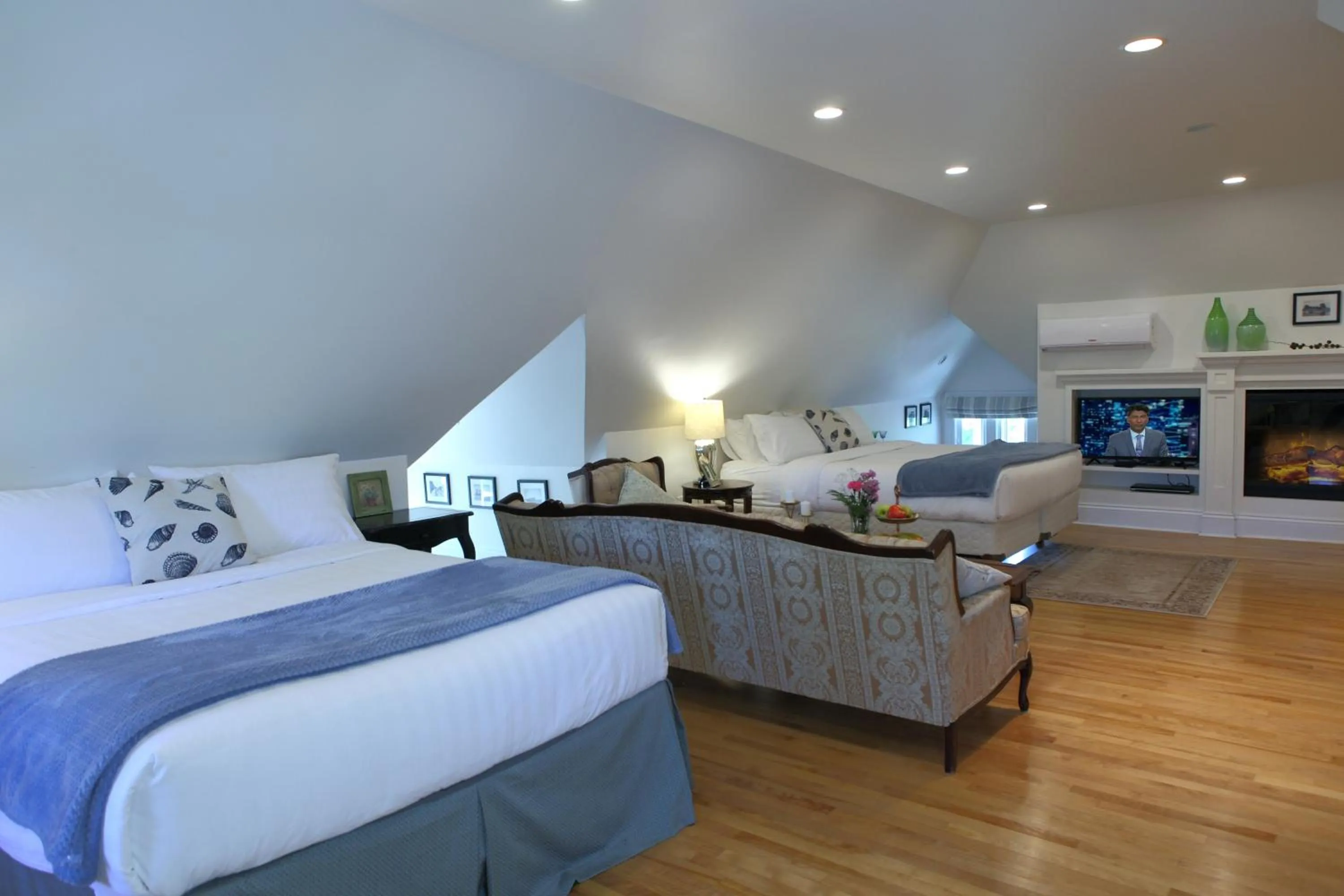 Bedroom, Bed in No 1 Grafton Inn