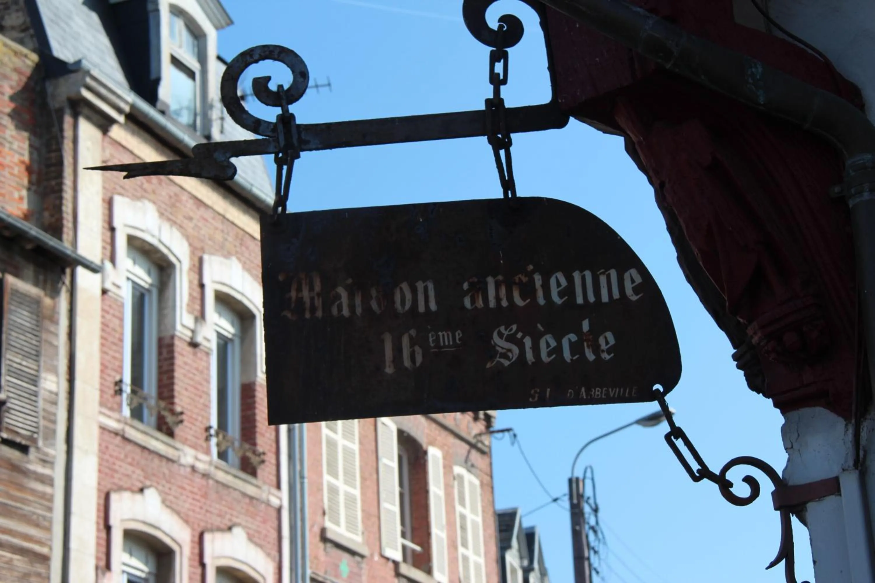 Decorative detail in Les Capucines